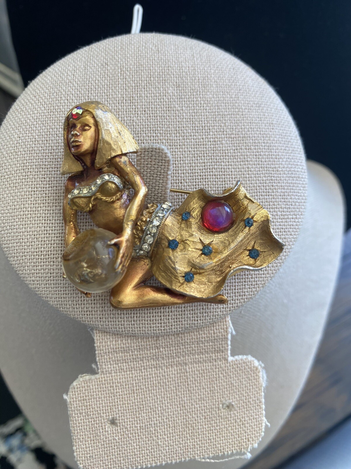 Vintage HAR Signed Cleopatra Gold Tone Brooch