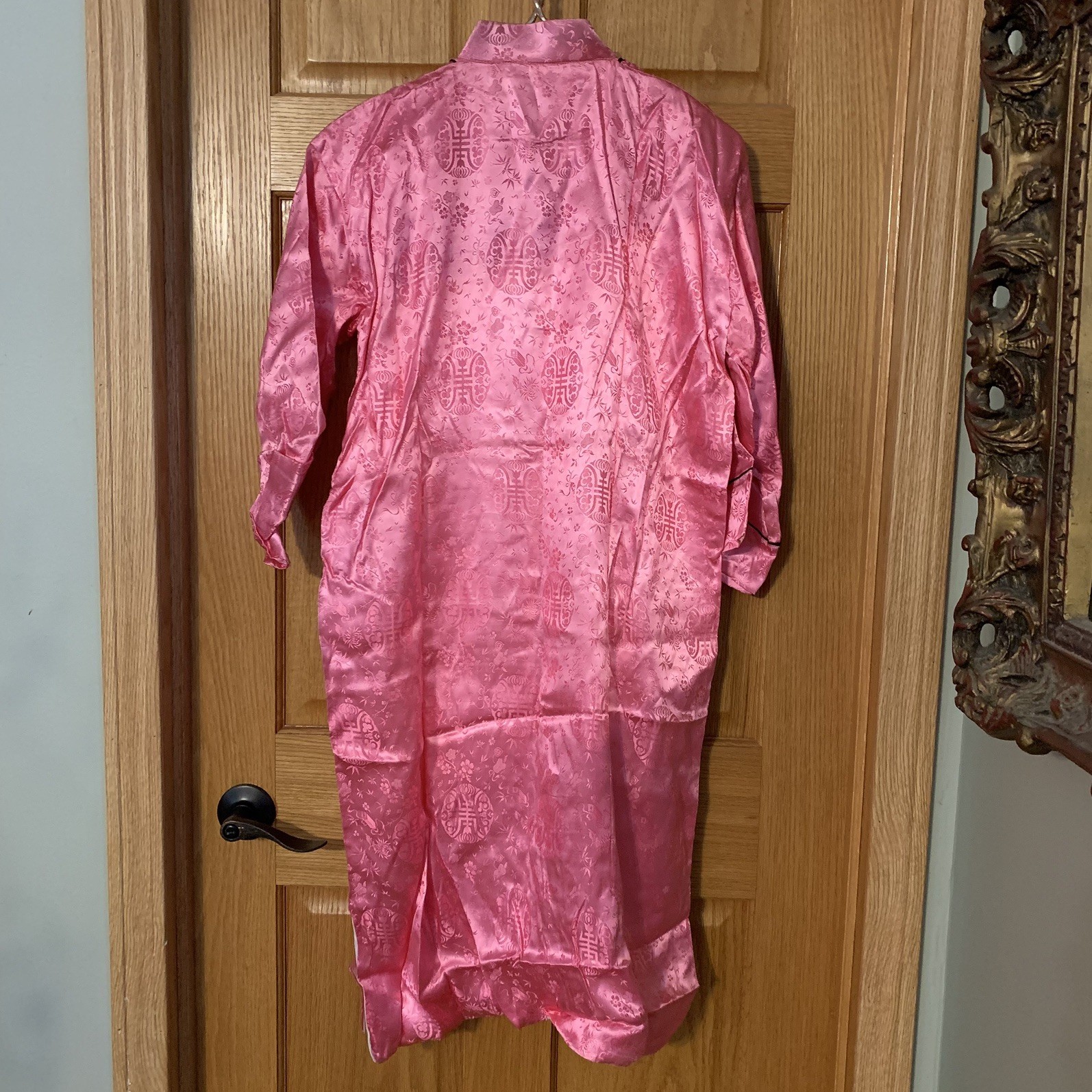 VTG 60s Chinese Satin Bright Pink Floral Brocade Handmade Bath Robe Housecoat M