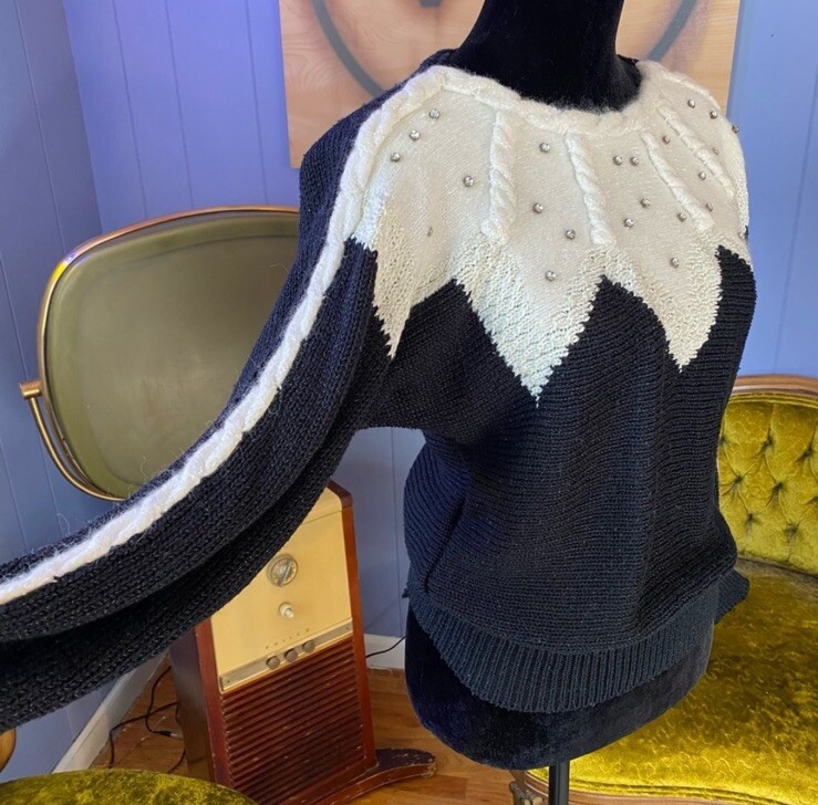 Vintage 80s Cream And Black Angora Lambs Wool Batwing Sweater
