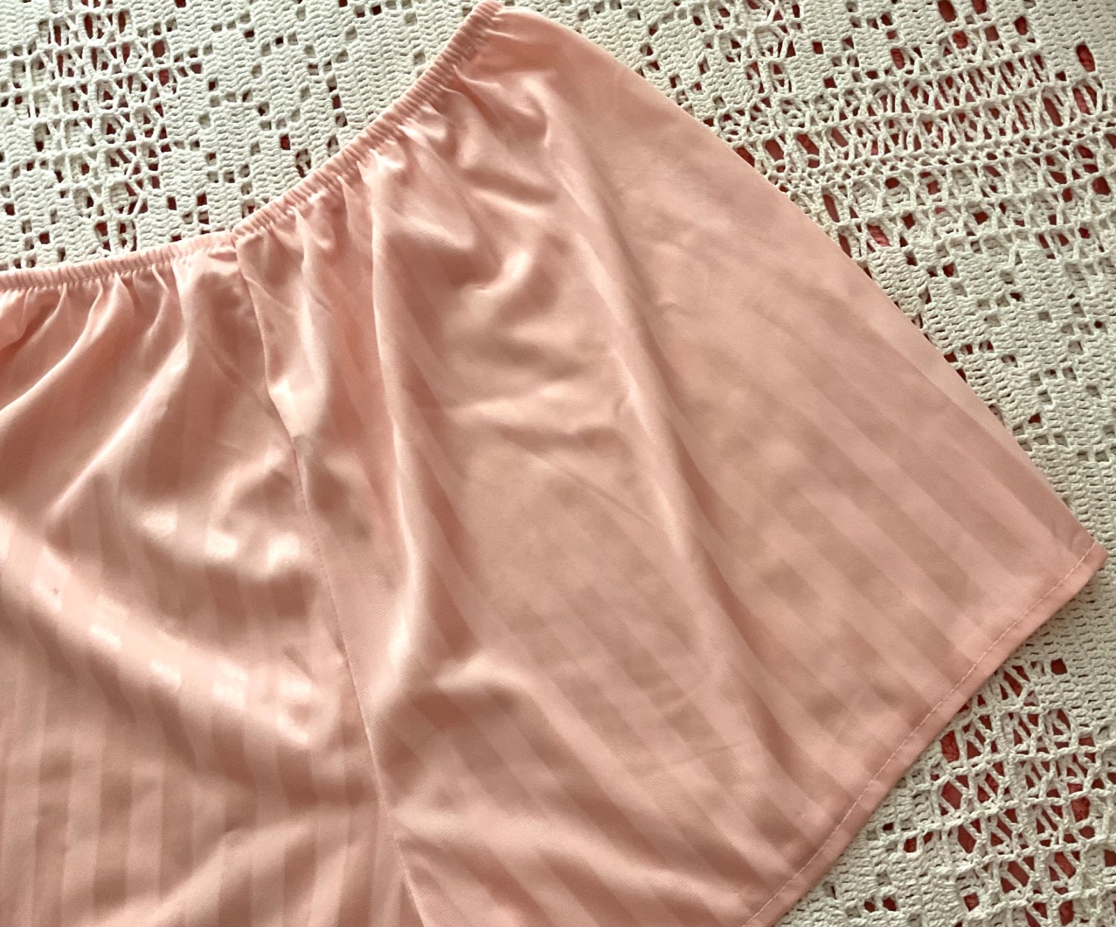 VINTAGE JILL ANDREA OF NY NYLON SZ M 2 PC SHORTIE PJ’S PEACH W/MATCHING LACE TRM