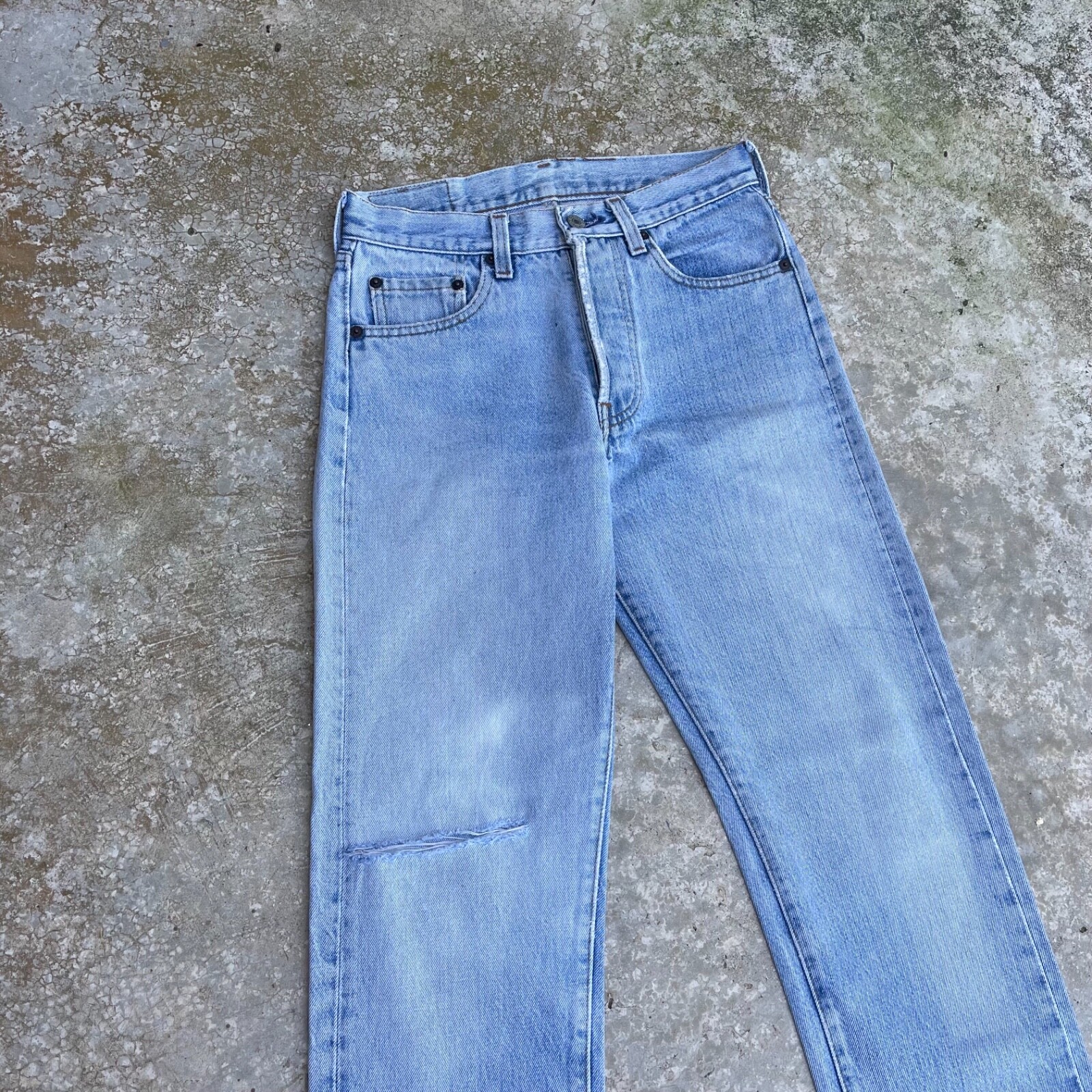 Rare Vintage 80s USA LEVI’S 501 Women Light Wash Jeans 27×29