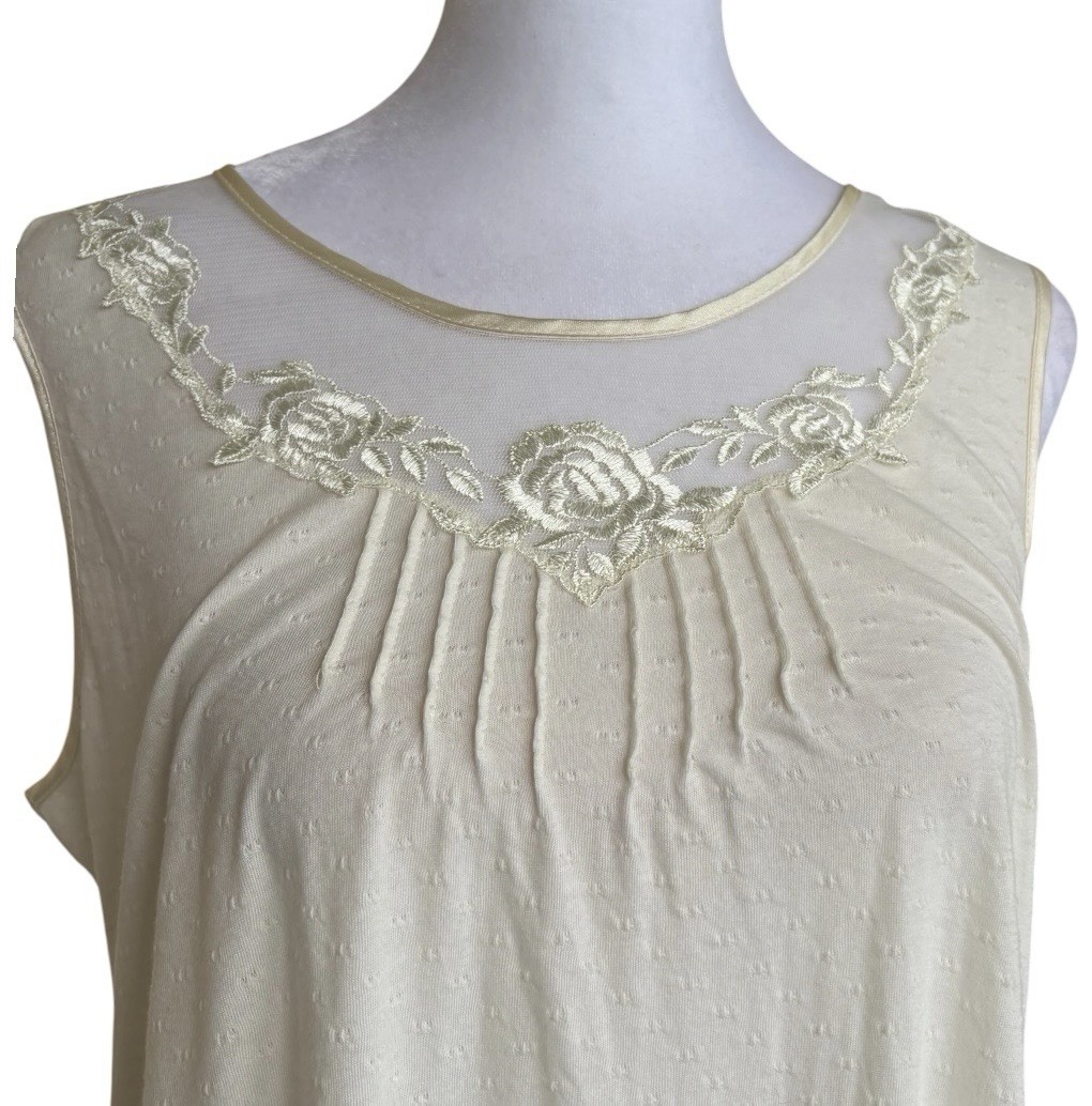 Vintage Earth Angels Cottagecore White Embroidered Nightgown Gown Sz S