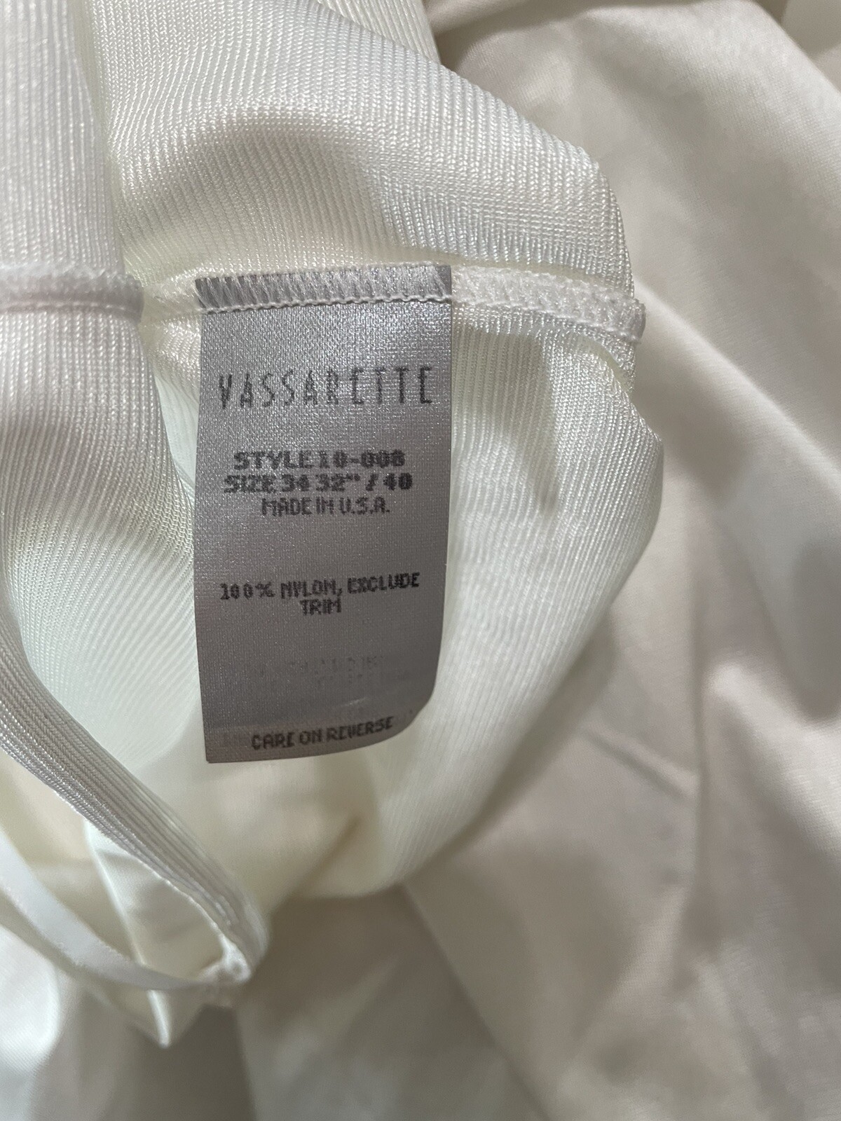 Vintage Full Slip SIZE 34-32”LARGE White 🤍lace nylon VASSARETTE classic 80s 90s