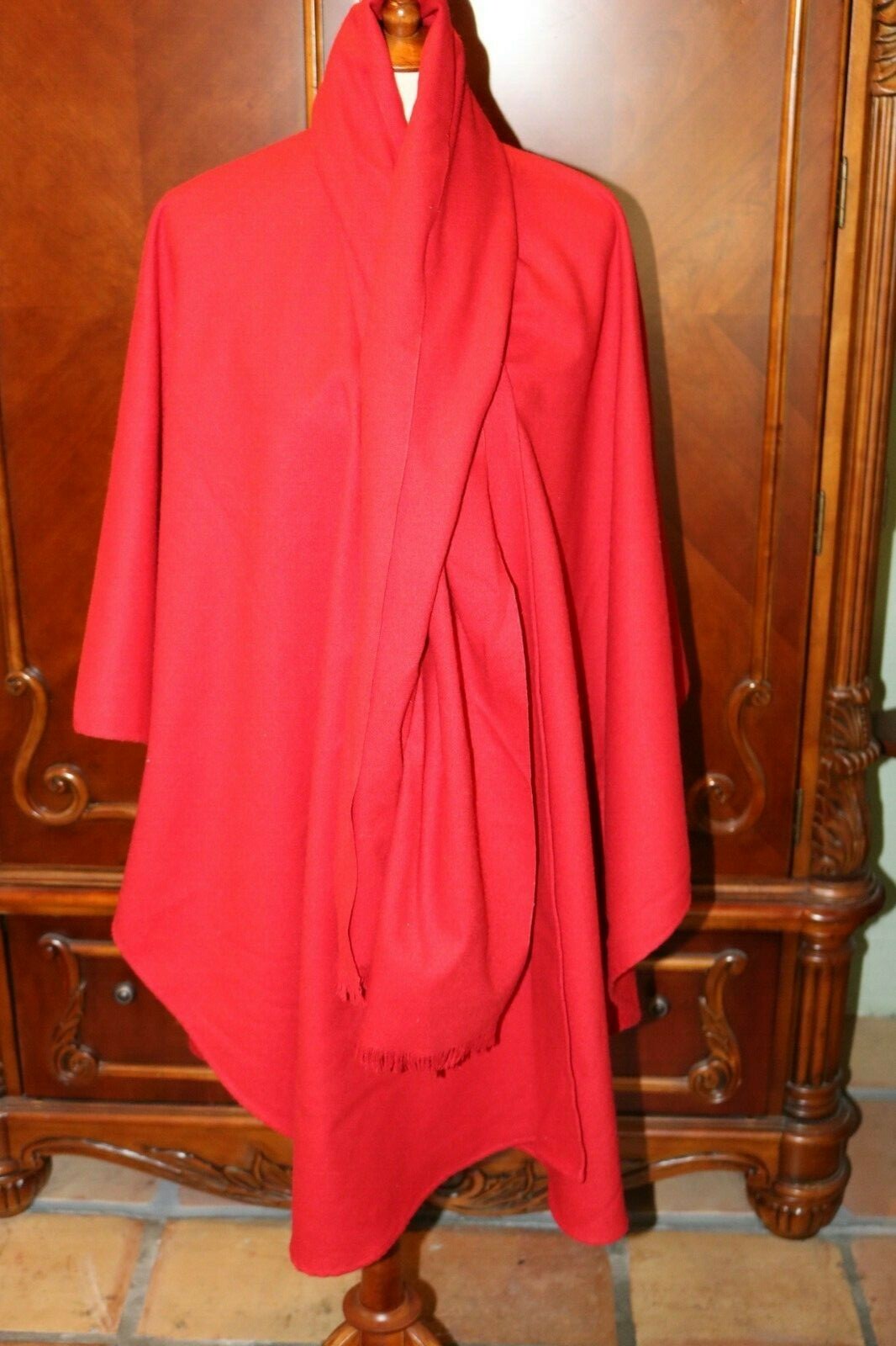 VINTAGE 50’S MADEMOISELLE CHERRY RED POLY WOOL SCARF CAPE PONCHO MINT….