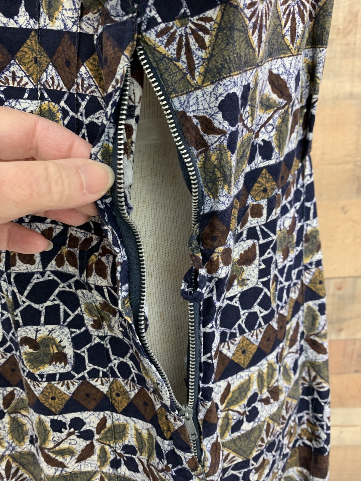 Vintage early 1950’s Batik Cotton Side Metal Zipper Belted Dress Bust 42”/35” W
