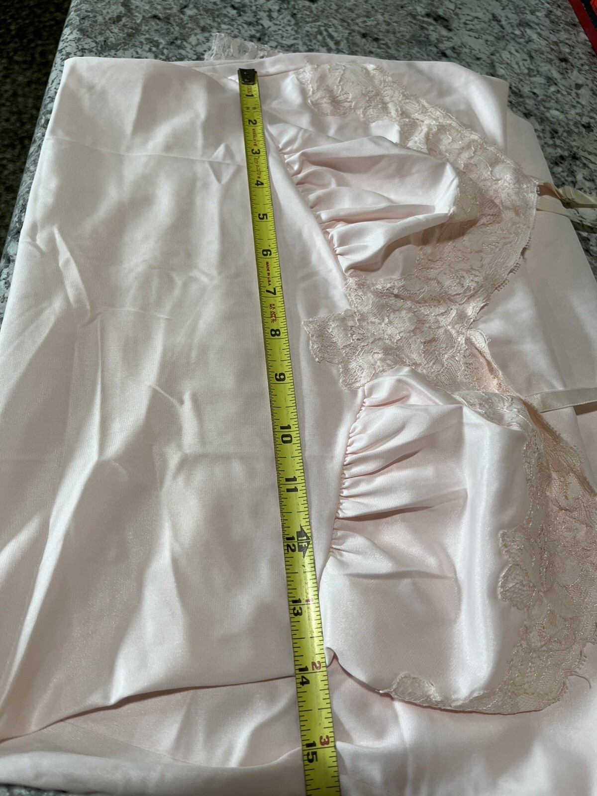 Vintage Vassarette Pink Scalloped Floral Lace Nylon Slip Dress 32 L Large Gown