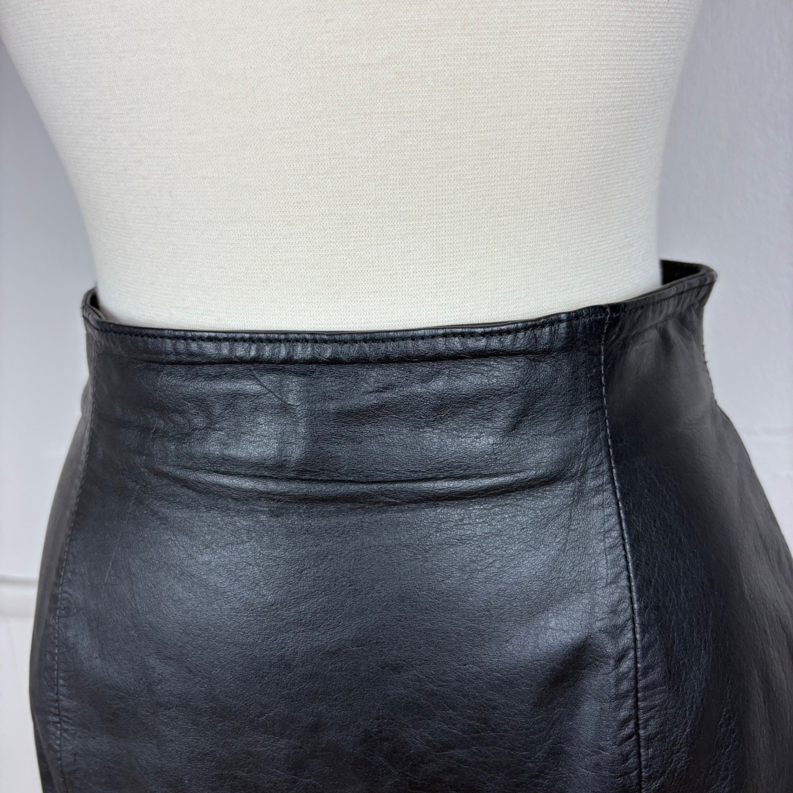 Wilson Leather Vintage Mini Skirt Size 6 Black Lined 90’s Y2K Straight Glam Rock