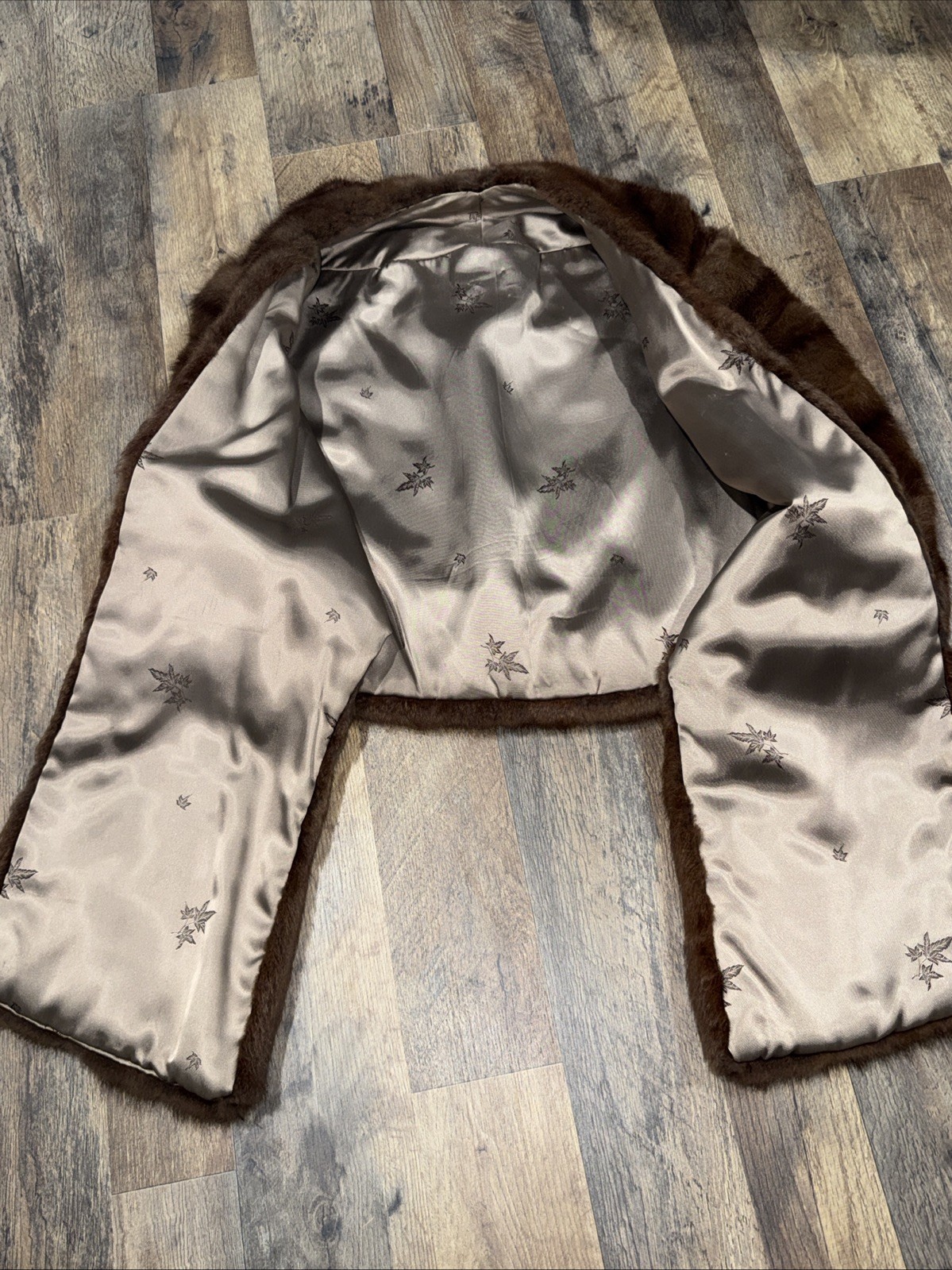 VINTAGE FUR LABEL AUTHORITY MINK FUR STOLE WRAP SHAWL CAPE Possibly 1960s