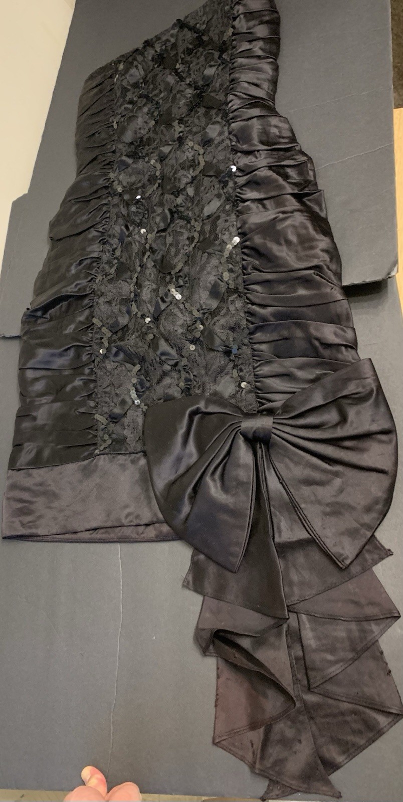 Elegant black prom dress bridesmaids evening wear sequins ruching vintage L bow