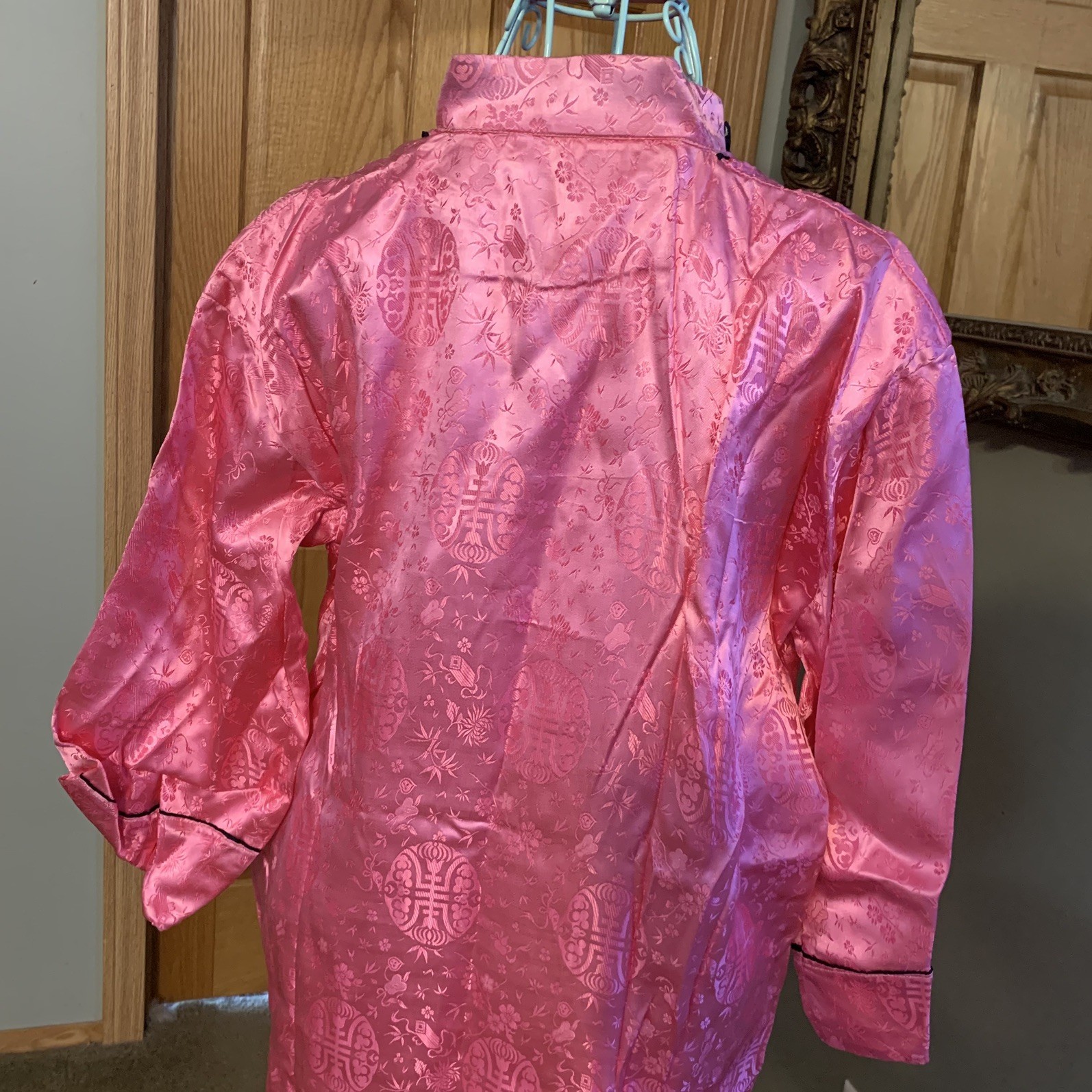 VTG 60s Chinese Satin Bright Pink Floral Brocade Handmade Bath Robe Housecoat M