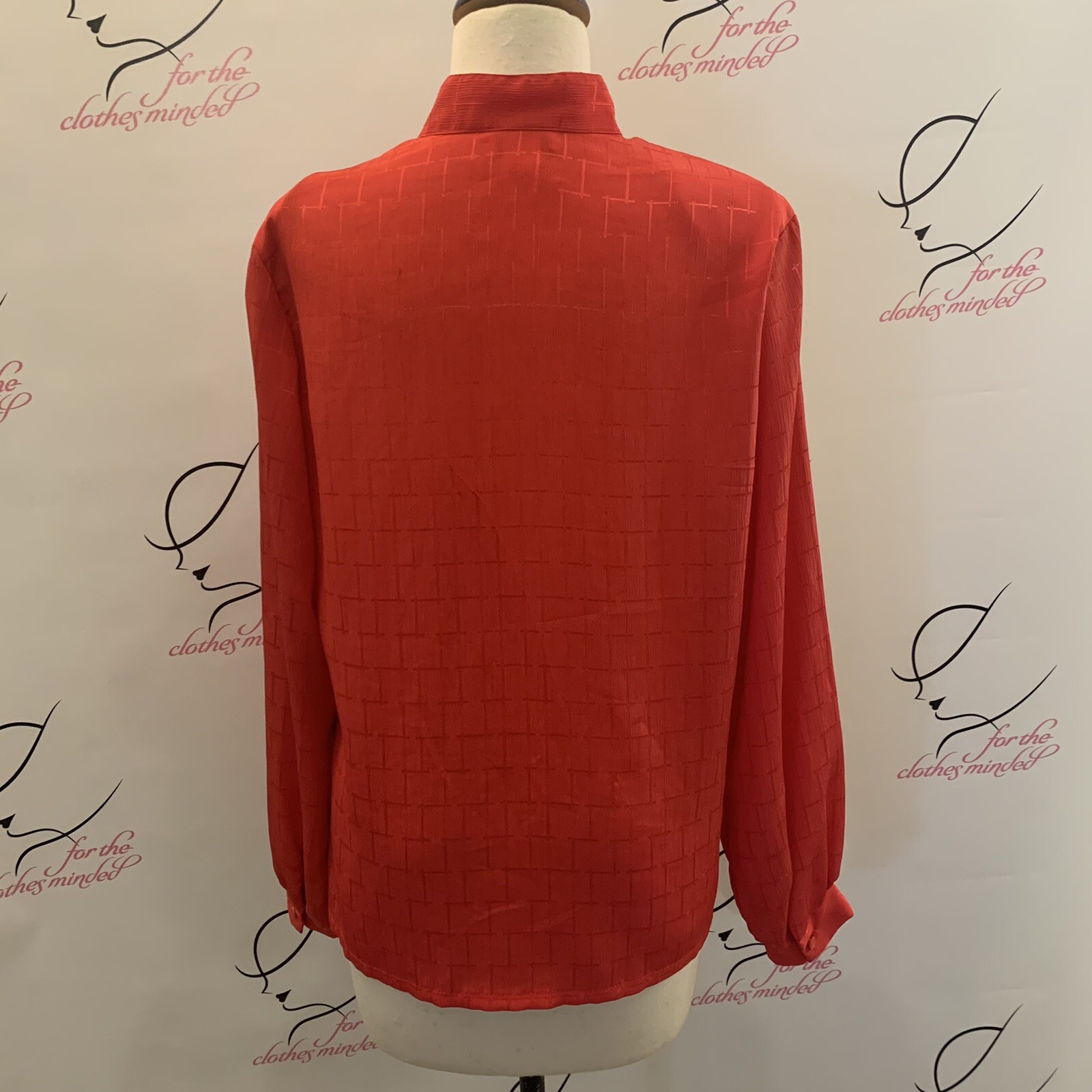 Vintage Judy Bond. Size 10. Stand-up collar. Long Sleeve. Button Front. B24