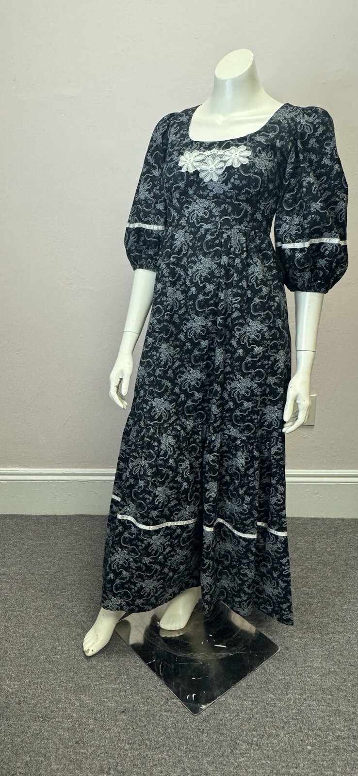 Vintage 70’s paper moon Gunne dress goth black floral prairie maxi 7 fits 9