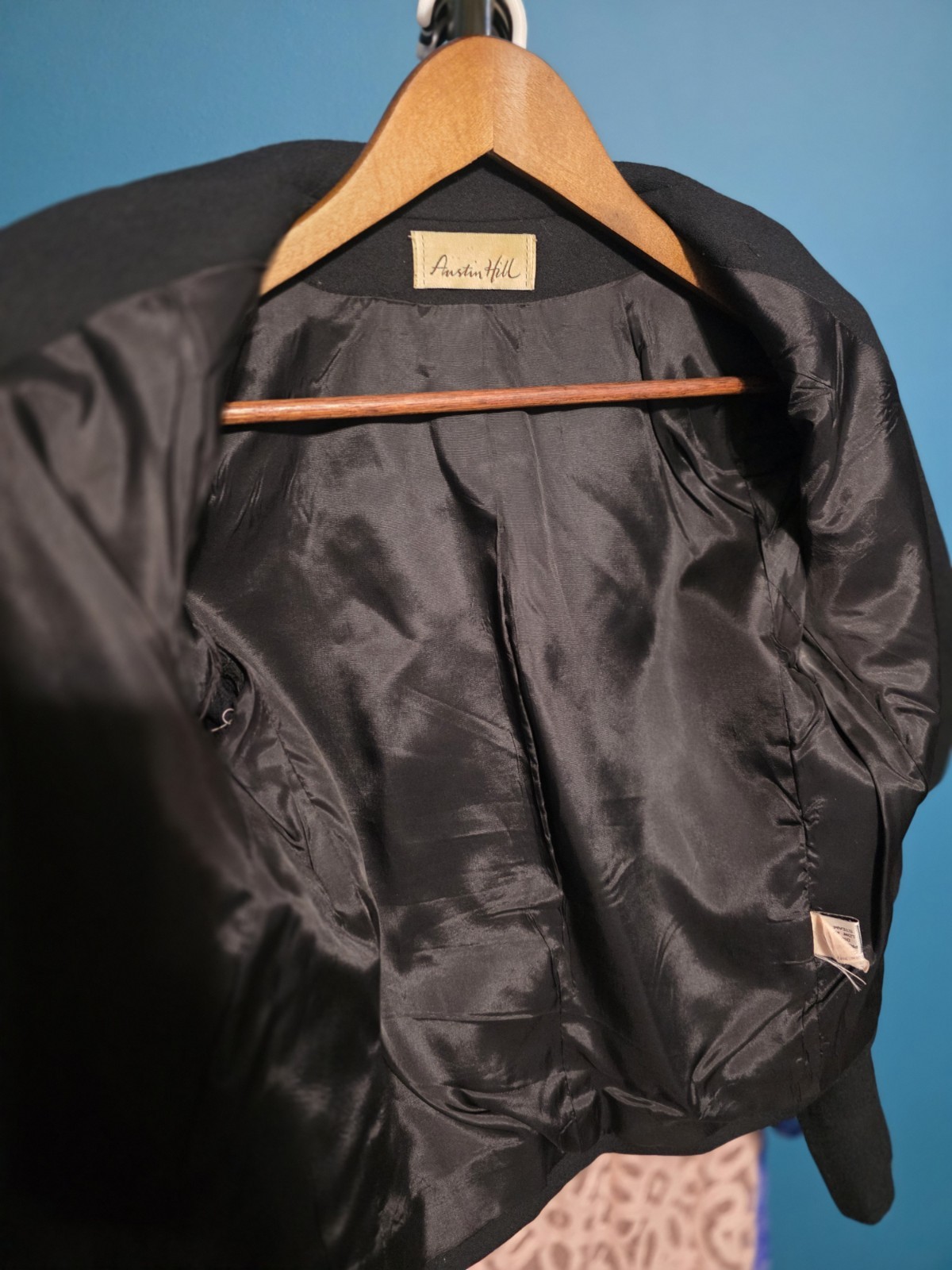 Vintage 90s Austin Hill Black Wool Cropped Blazer | Made in USA | ILGWU Size 6