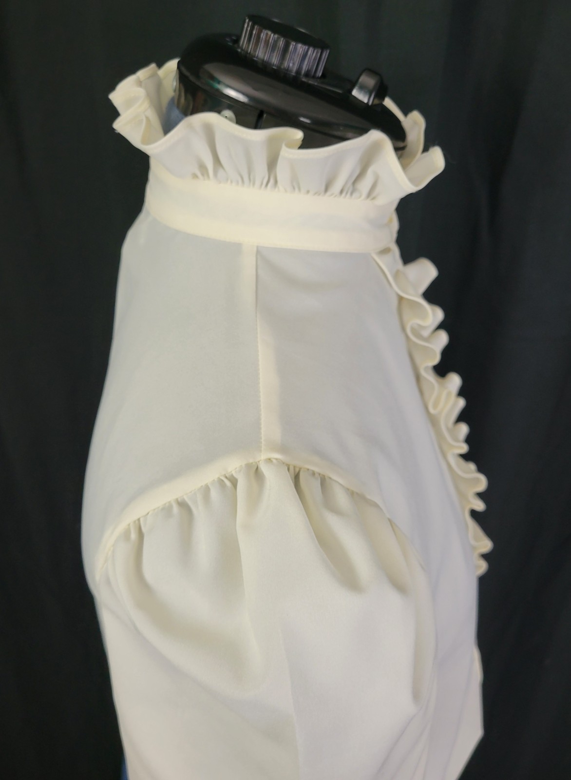 Vintage Lucky Winner Ivory S/S Blouse w Ruffled Collar & Placket Size 9/10
