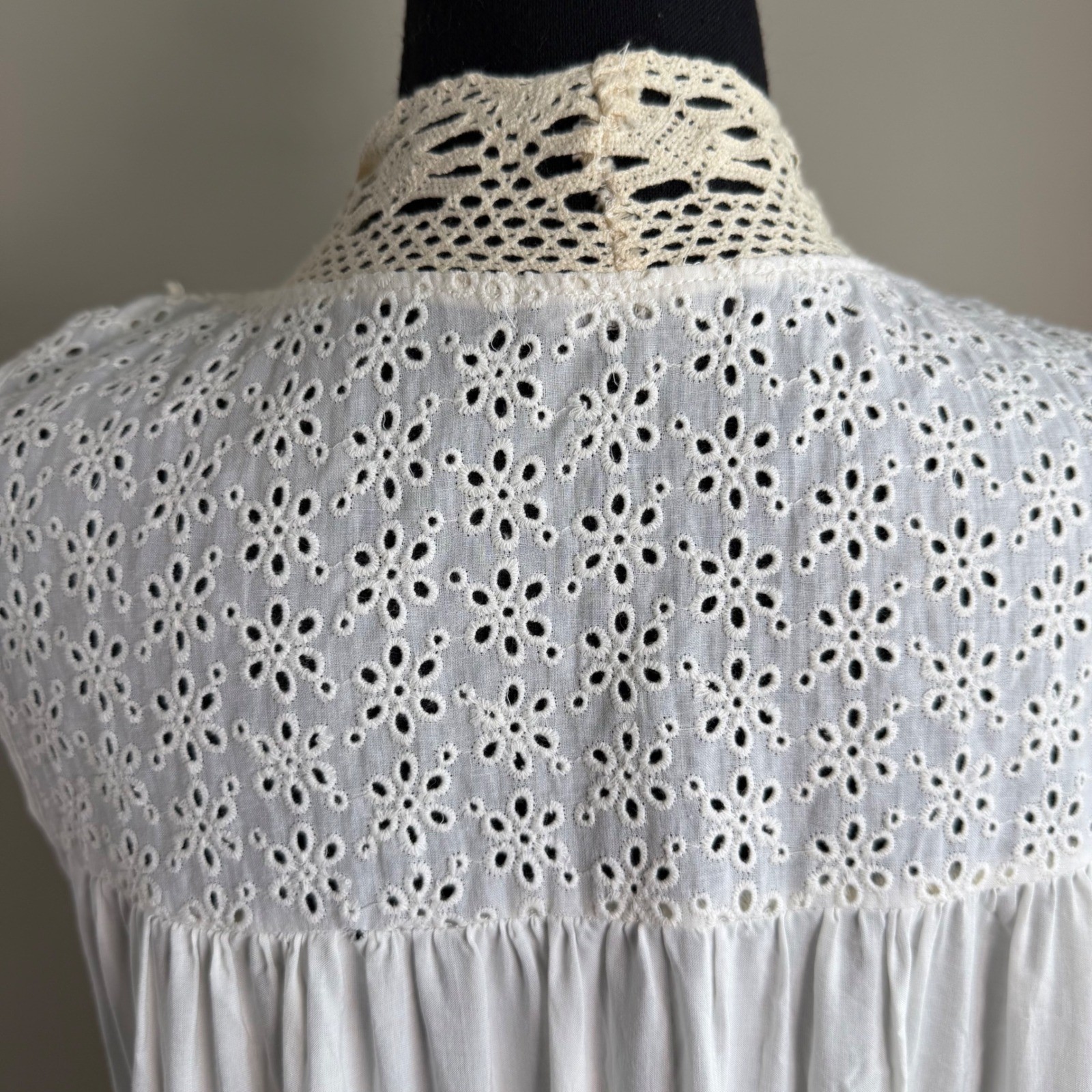 Vintage Boho Cottagecore Crochet Lace Sleeveless Vest L Ivory Cream USA Prairie