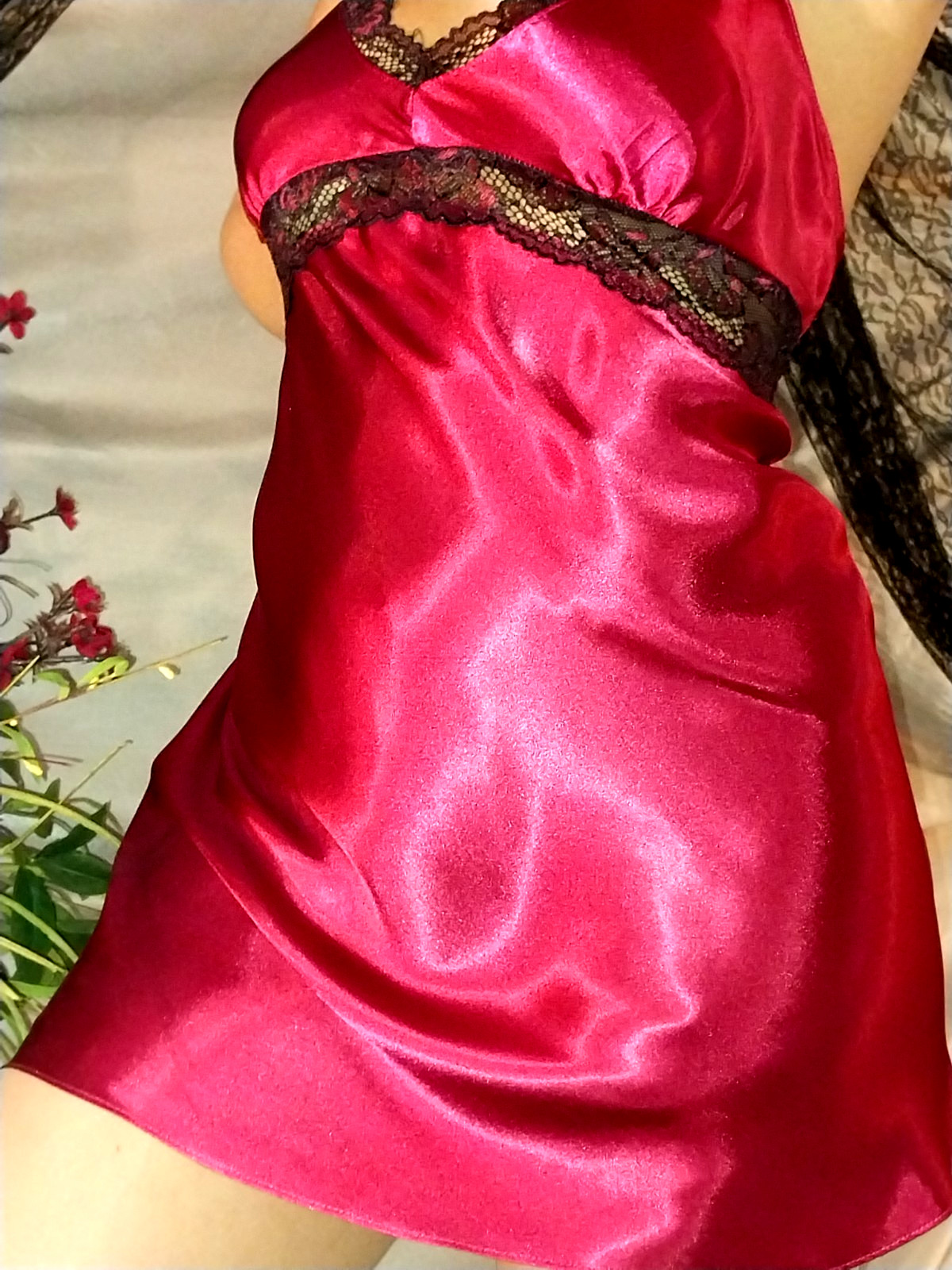 VTG SATIN SHINY LACY GARNET RUBY BABYDOLL NIGHTIE GOWN NIGHTGOWN 42 44