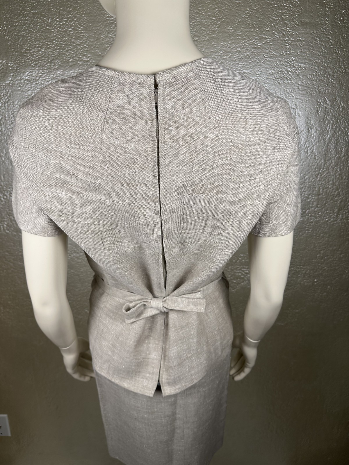 Vintage 1960’s Ladies JUNIOR SOPHISTICATES Tan Linen Two Piece Skirt Suit Set