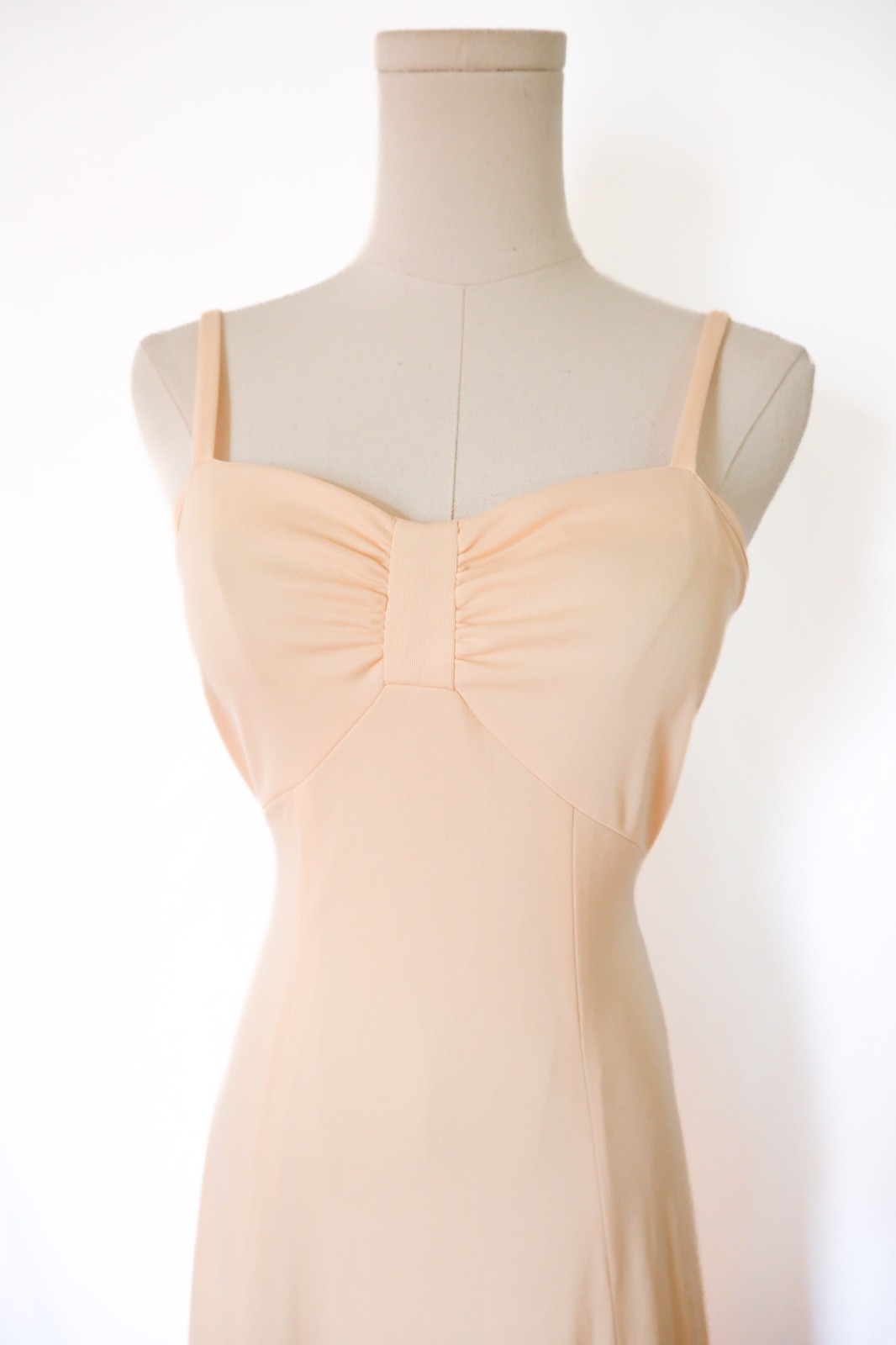 Vintage 70s Nude Peach Strappy Maxi Prom Dress Gown Ruched Bust Tie Waist XS/S