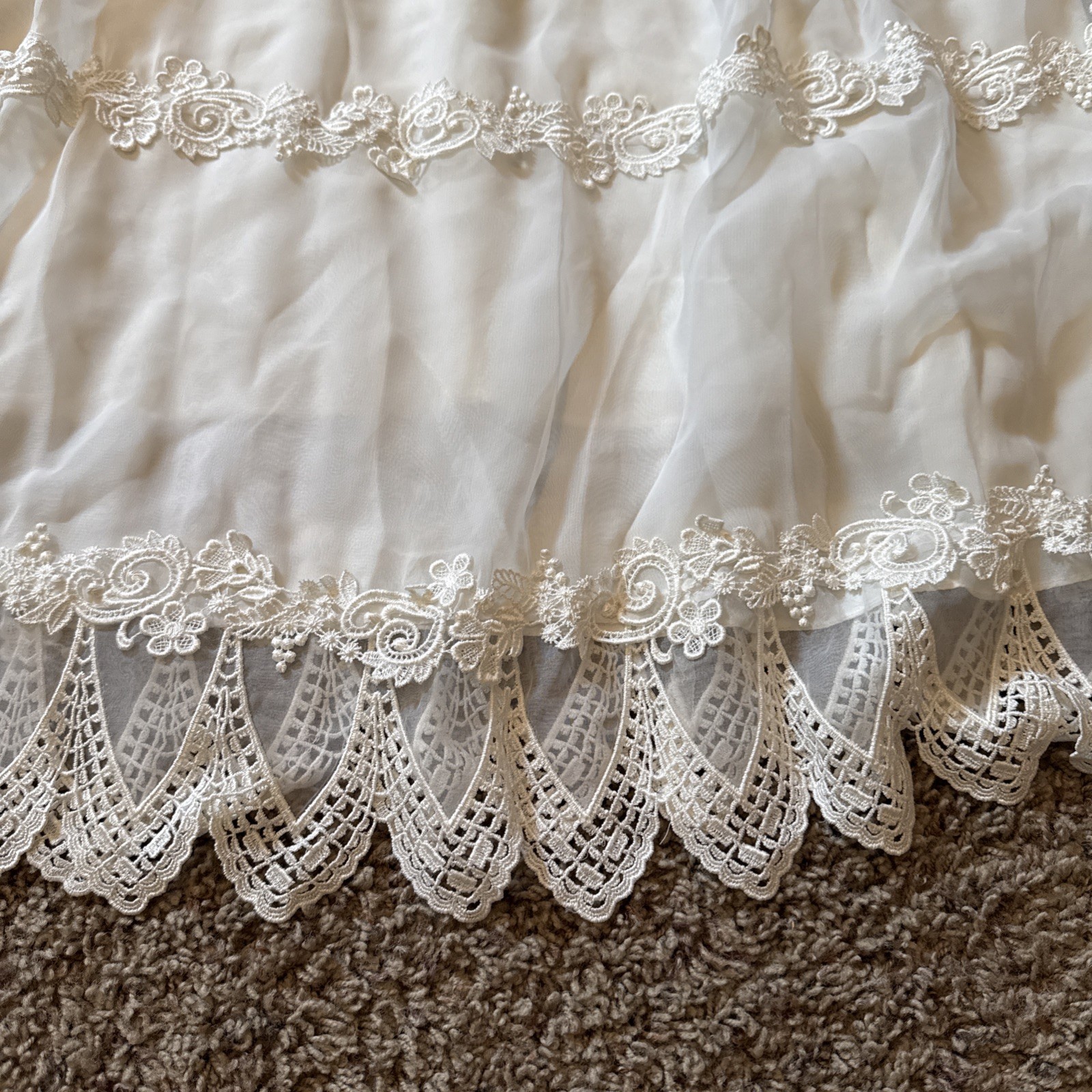 Alfred Angelo Vintage 1970’s Victorian Revival Prairie Chic Lace Wedding Dress S