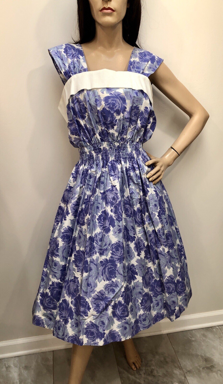VTG 1950s *BLUE ROSE BLOSSOM All-Over Print CHINTZ SUNDRESS* Wide CINCHED WAIST
