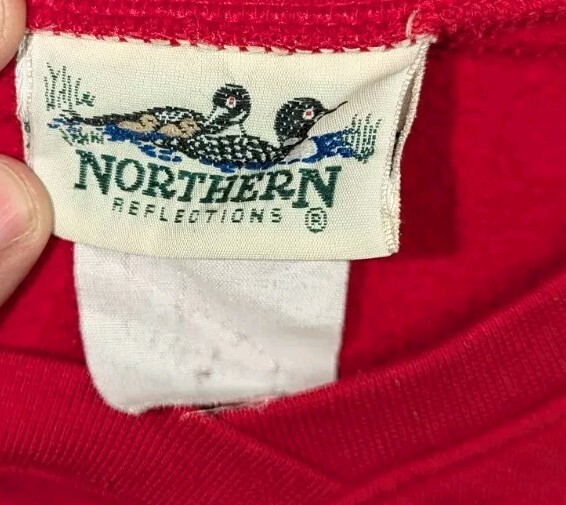 VINTAGE NORTHERN REFLECTIONS RED WOMENS SWEATSHIRT SIZE M WREATH KEEPSAKE
