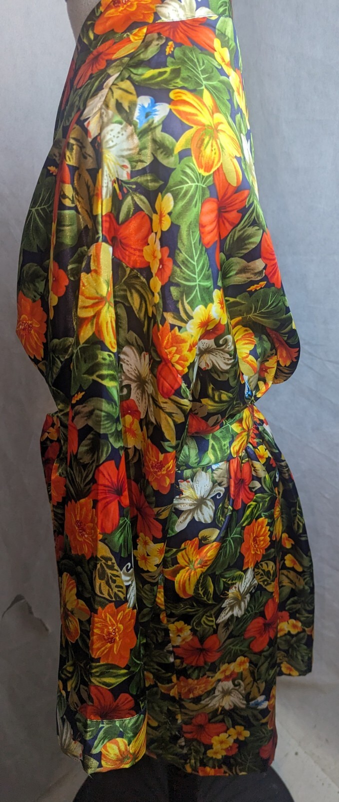 Lillian Lorow Designs Vintage 1980’s Floral robe Medium 10-12