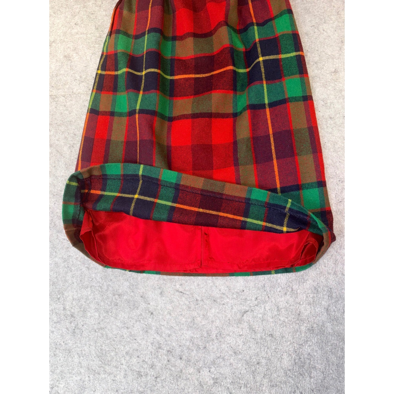 Vintage Wool Plaid Kilt 10 Skirt Red Green Blue Tartan Pleated Midi Buckle Side