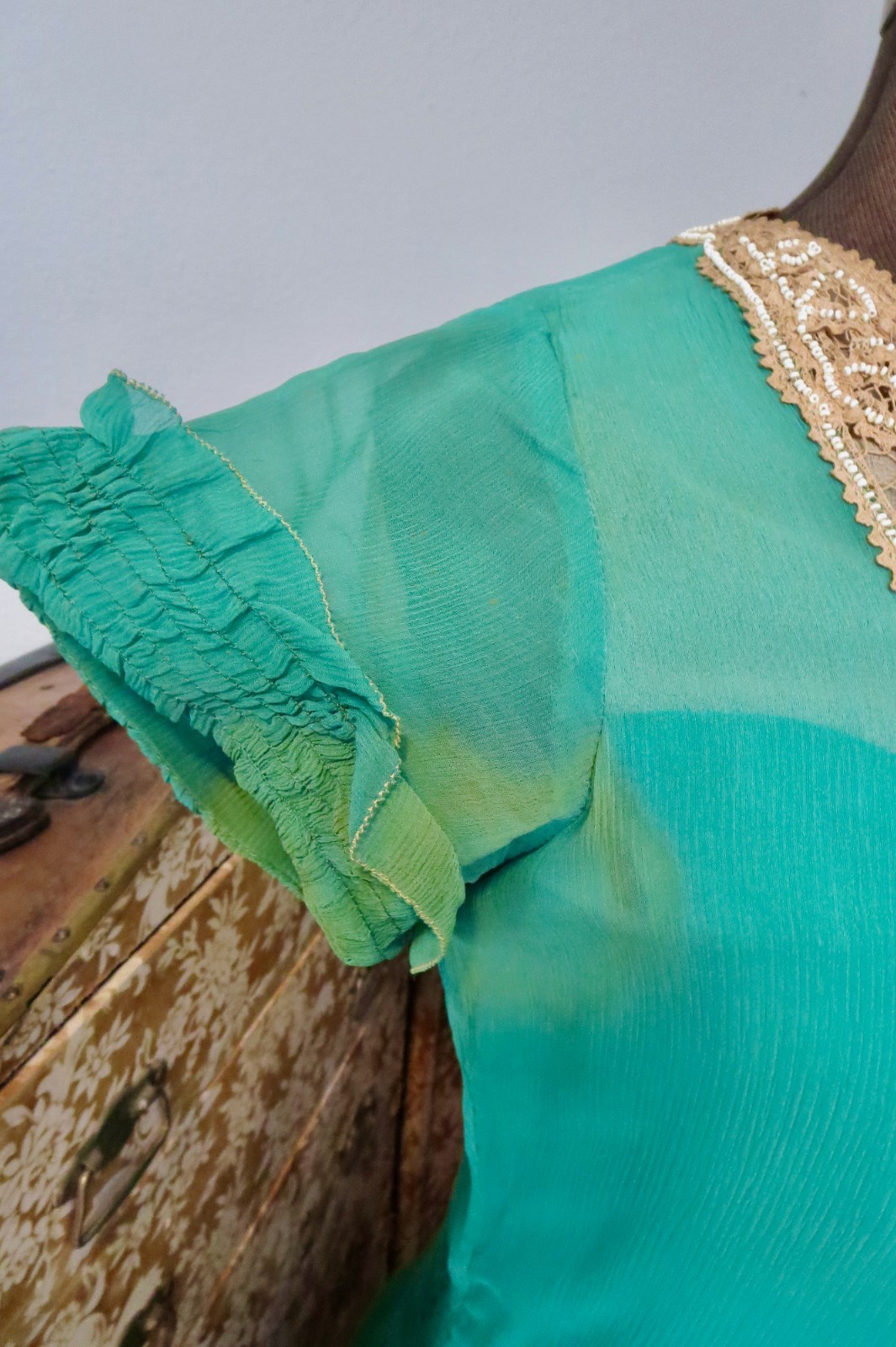 1920s Authentic Bright Green Silk Day Dress With Beaded Bodice 36 Bust