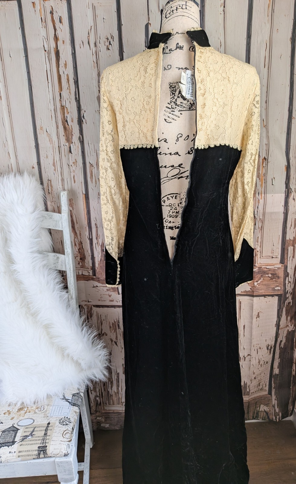 California Charmer By Charm Hollywood Vintage era 70 Velvet Maxi Dress