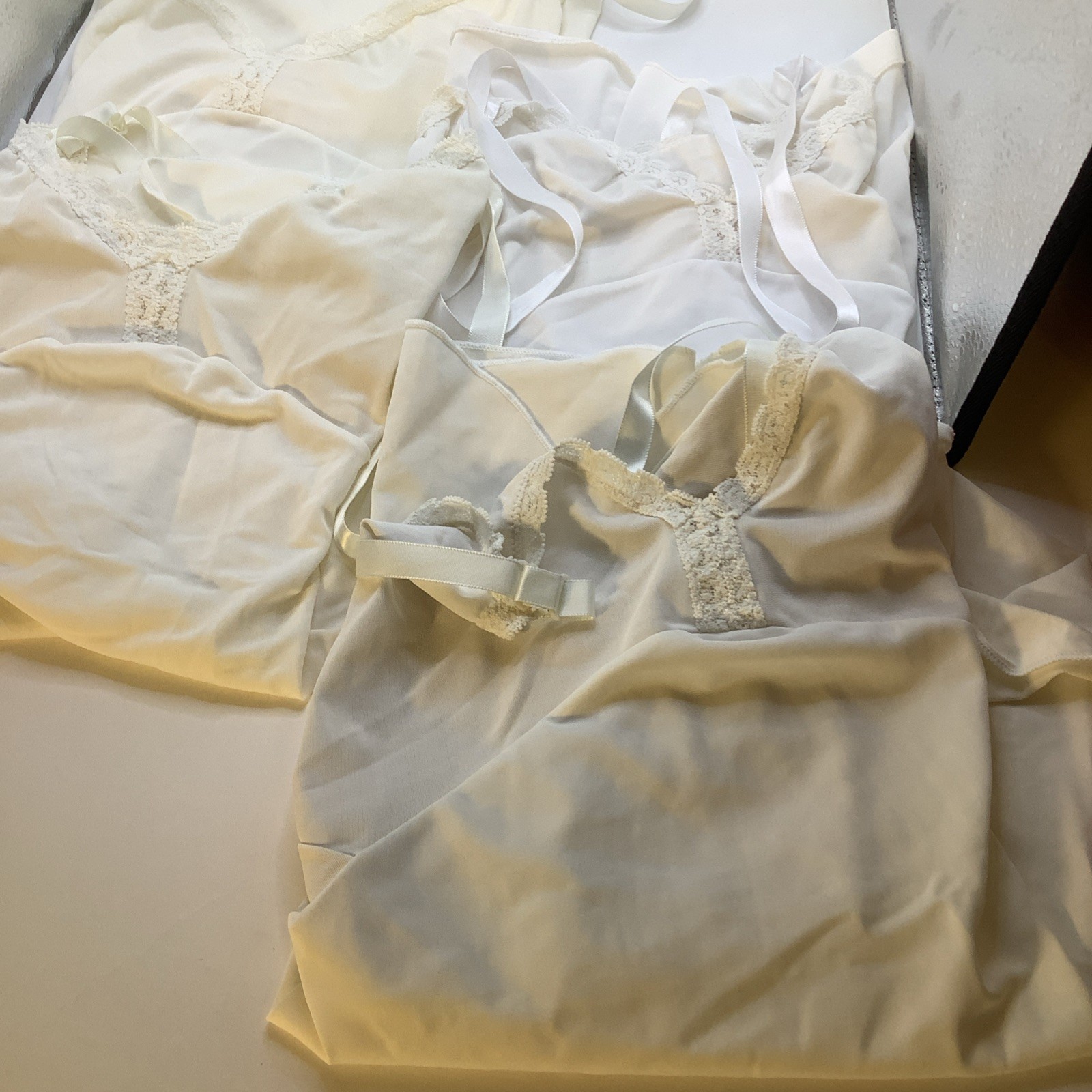 Lot Of 4 Vintage Shadow Line Camisole/3 Ivory, 1 White Sz 40