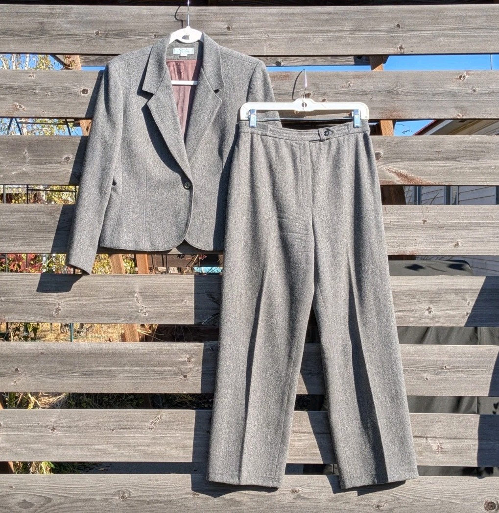 Vintage Women’s Prestige Of Boston Charcoal Gray Wool 2pc Suit Set Size 10 & 12