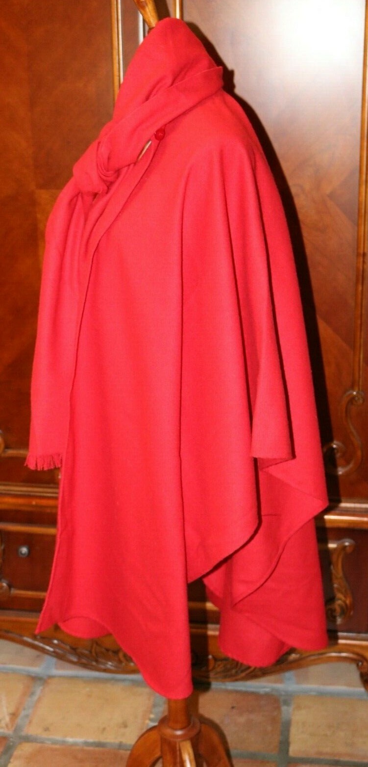 VINTAGE 50’S MADEMOISELLE CHERRY RED POLY WOOL SCARF CAPE PONCHO MINT….