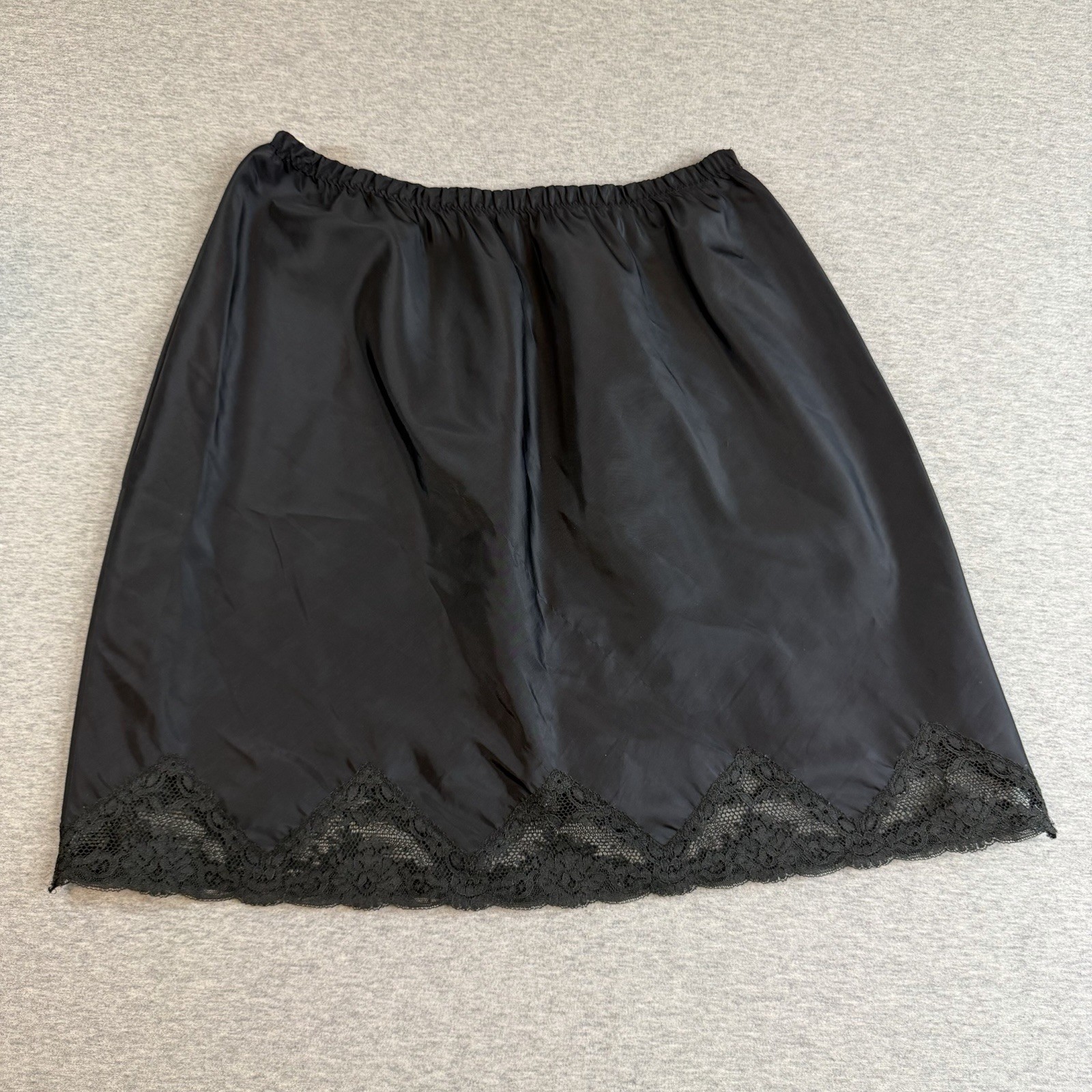 VTG Barbizon Wee Pettipoint Tafredda Half Slip Skirt Black Lace Trim Petite Sm