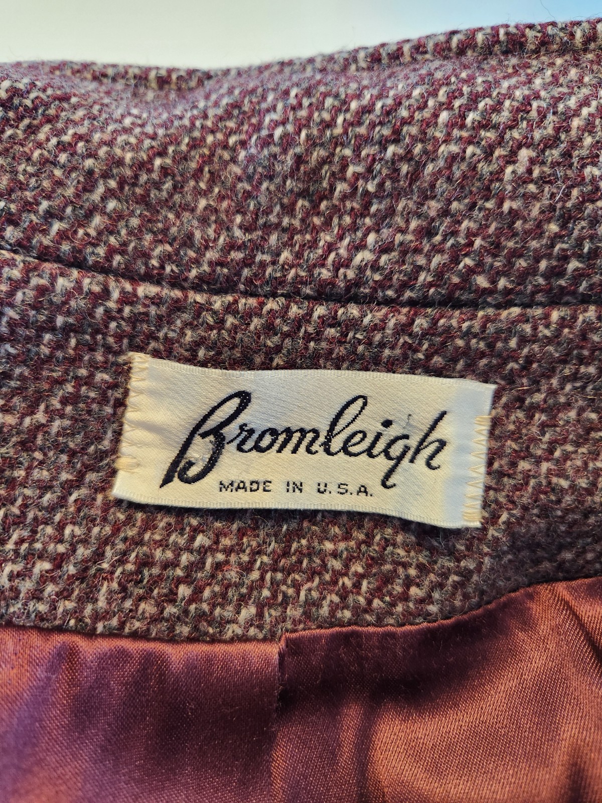 Vtg Bromleigh Burgundy Wool Tweed Double- Breasted Coat Women’s 40″ bust (no sz)