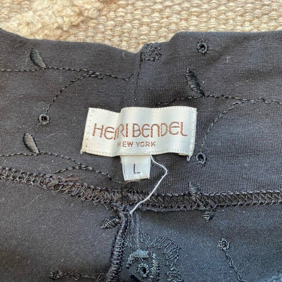 Rare Henri Bendel High-waisted Cotton Stretch Eyelet Pattern Cropped Leggings