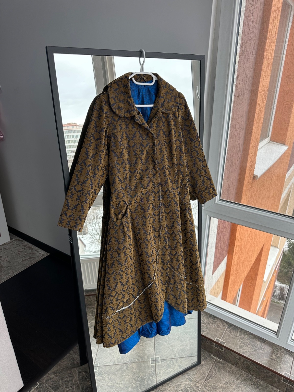 Vintage 1980s Baroque Jacquard Antique Woman Coat Sz M