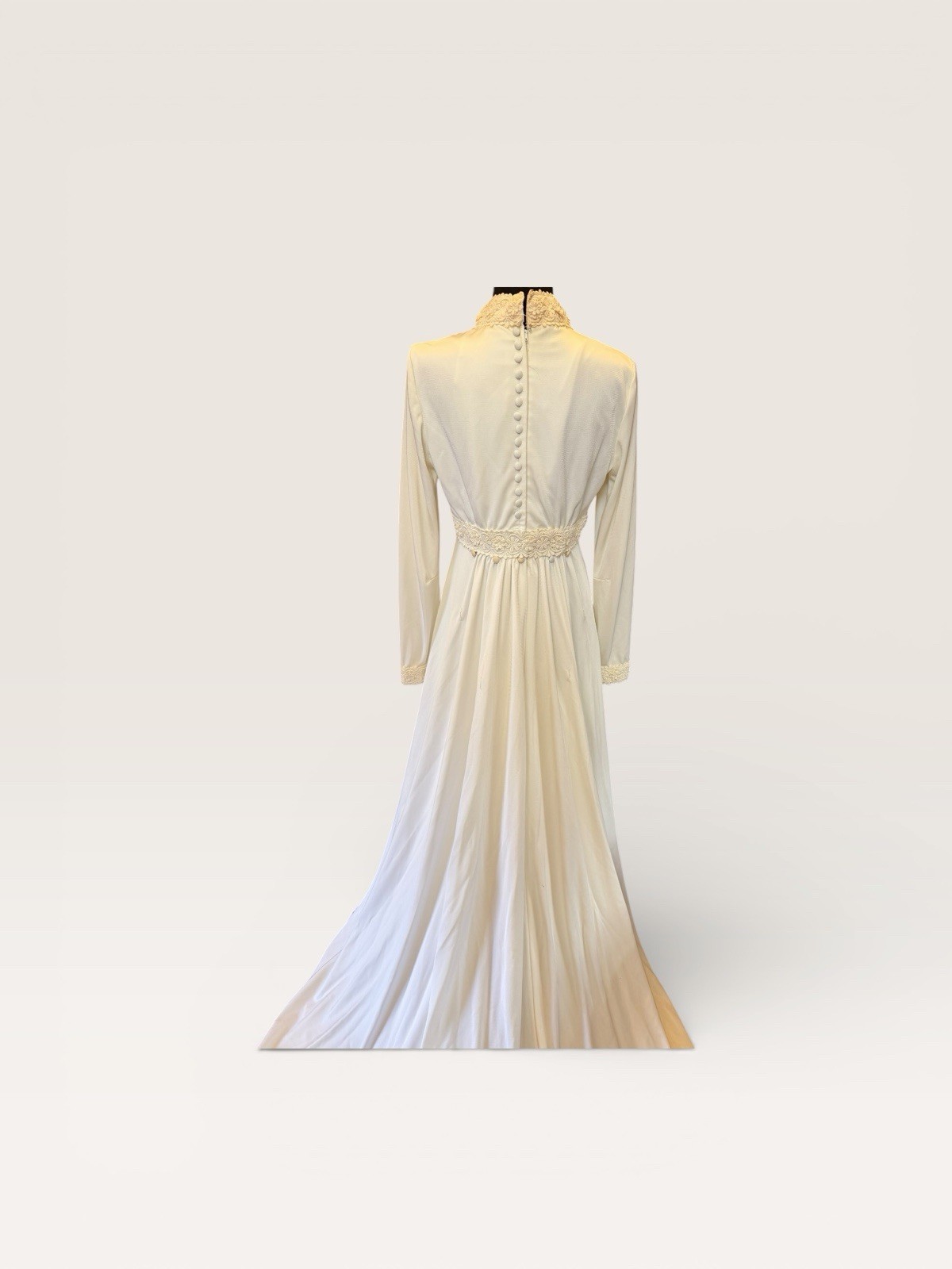 Vintage Early 1970s Bridal Originals ILGWU Wedding Dress Lace Pearl Train A81