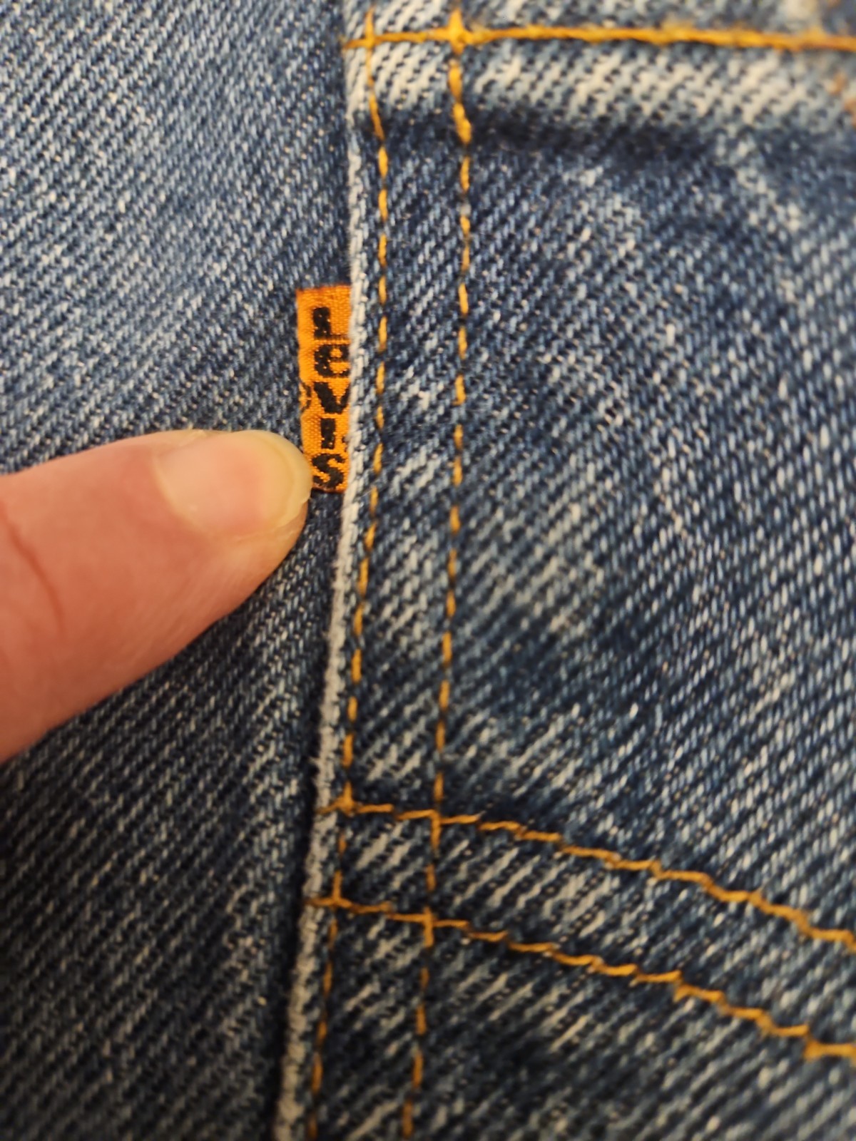 Vtg 1985 Levi’s 505 Jeans Orange Tab 33×27 Cropped Ankle Raw Hem Med Wash Denim