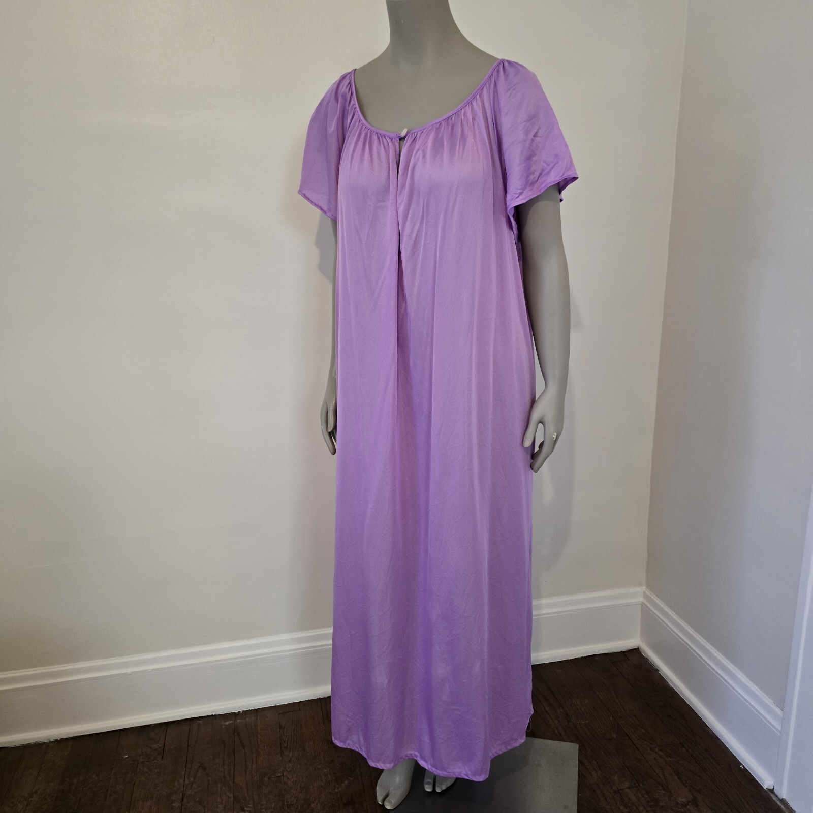 ILGWU Unionmade Purple Flutter Sleeve Full Length Nylon Nightgown B6-B8 Keyhole
