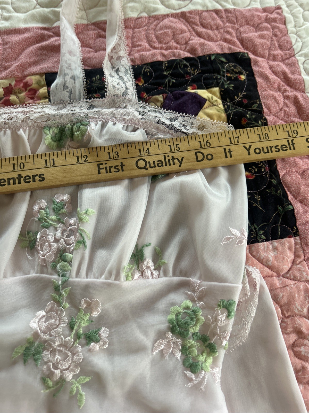 Vintage 1960s Dutchmaid Ephrata Pa Nylon Pink Nightgown Embroidered Flowers Lace