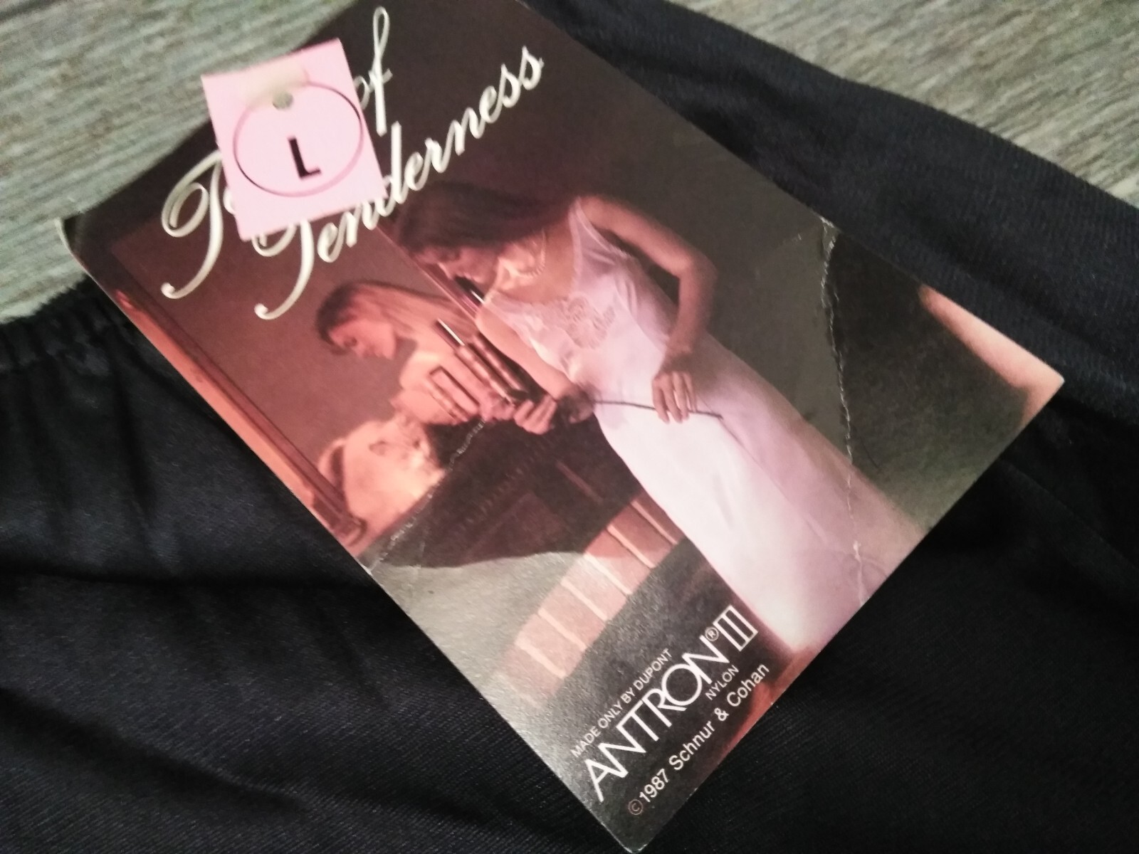 VTG. 1987 TOUCH OF TENDERNESS SIZE LARGE HALF SLIP EMBROIDERED BLACK (N.O.S.)