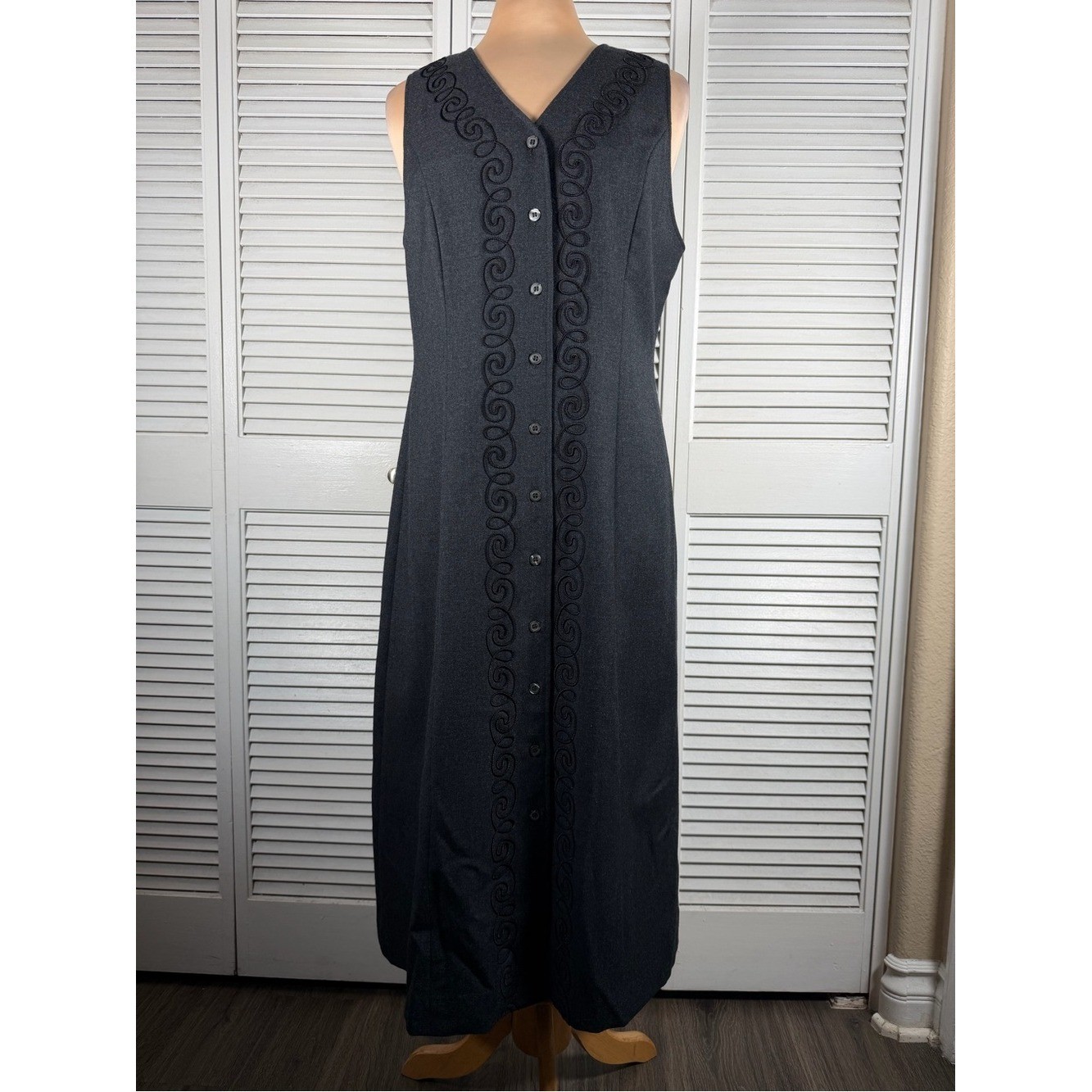 Vintage Talbots Petites 100% Wool Embroidered Gray Midi Dress Size 10P