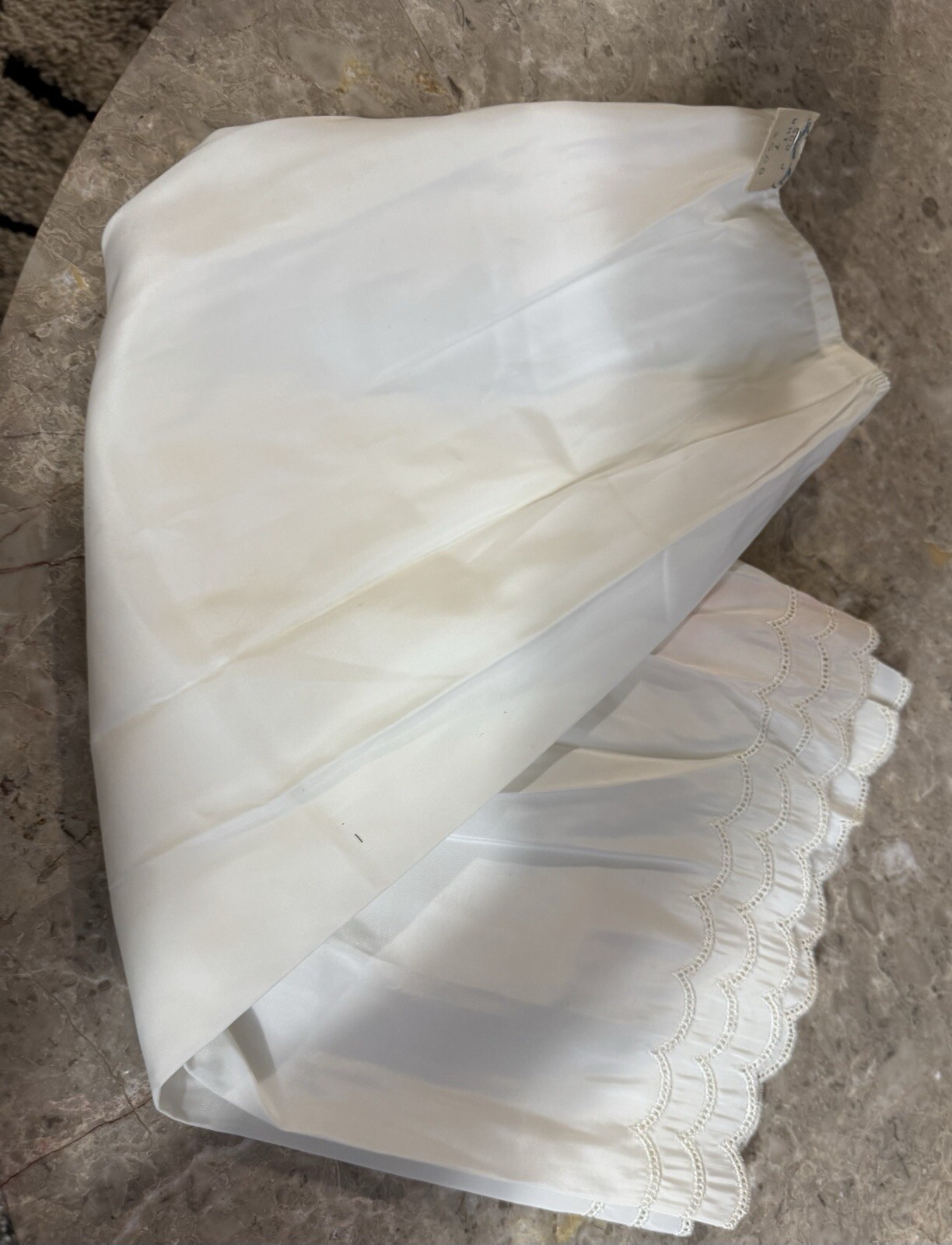 VINTAGE AMERICAN MAID SNIP IT HALF SLIP! SIZE 7. WHITE