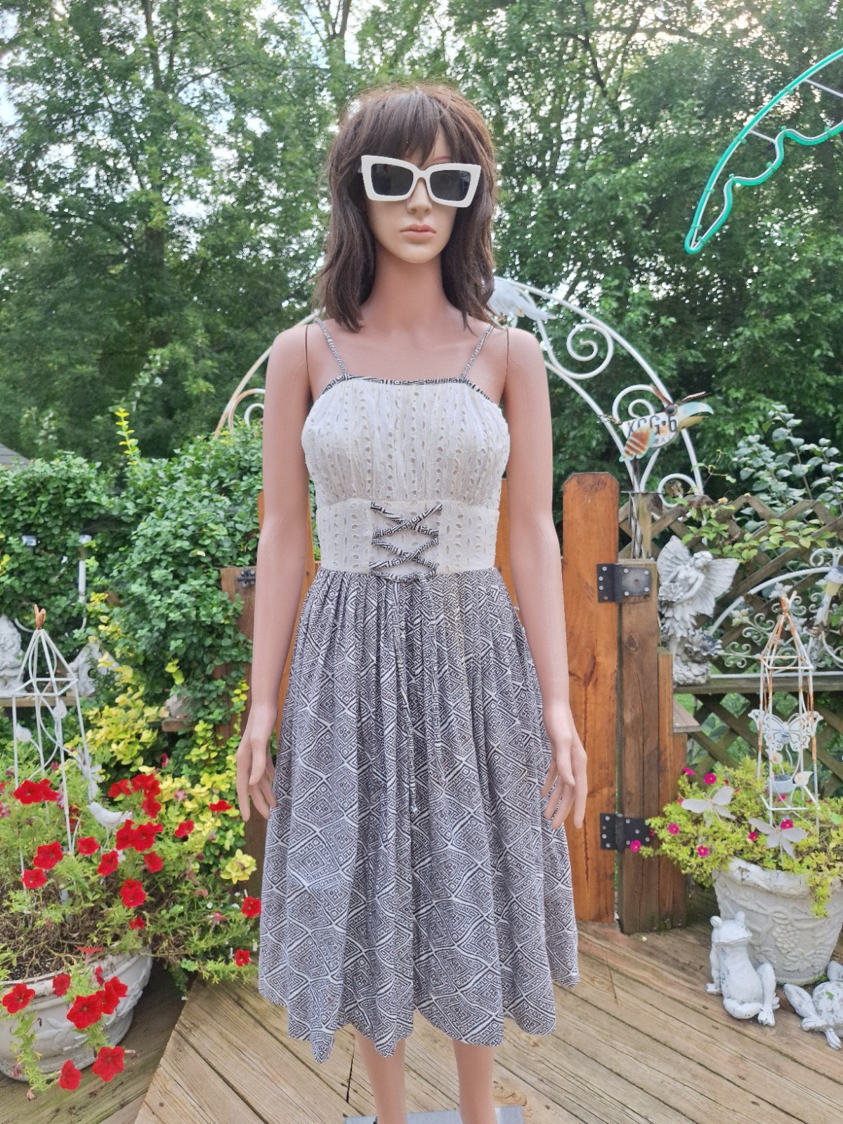 True VTG Mid-century Mod 1960s Sa’bett of California Eyelet Sundress S Dress 60s