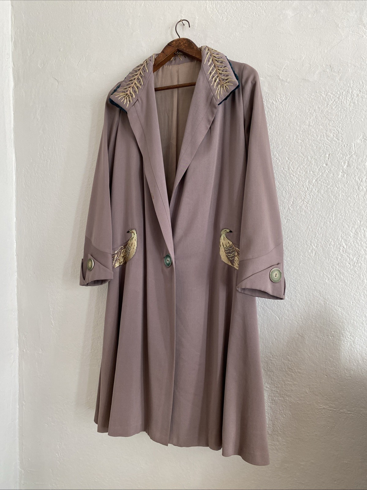 Vintage 20s Silver Plumb Peacock Lamé Embroidered Fur Collar Silk Lined Coat M