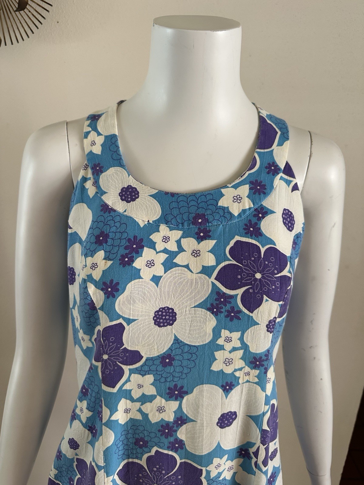 1960s Evelyn Pearson Hawaiian Mod Dress Keyhole Back Floral Mini Talon Zip VTG