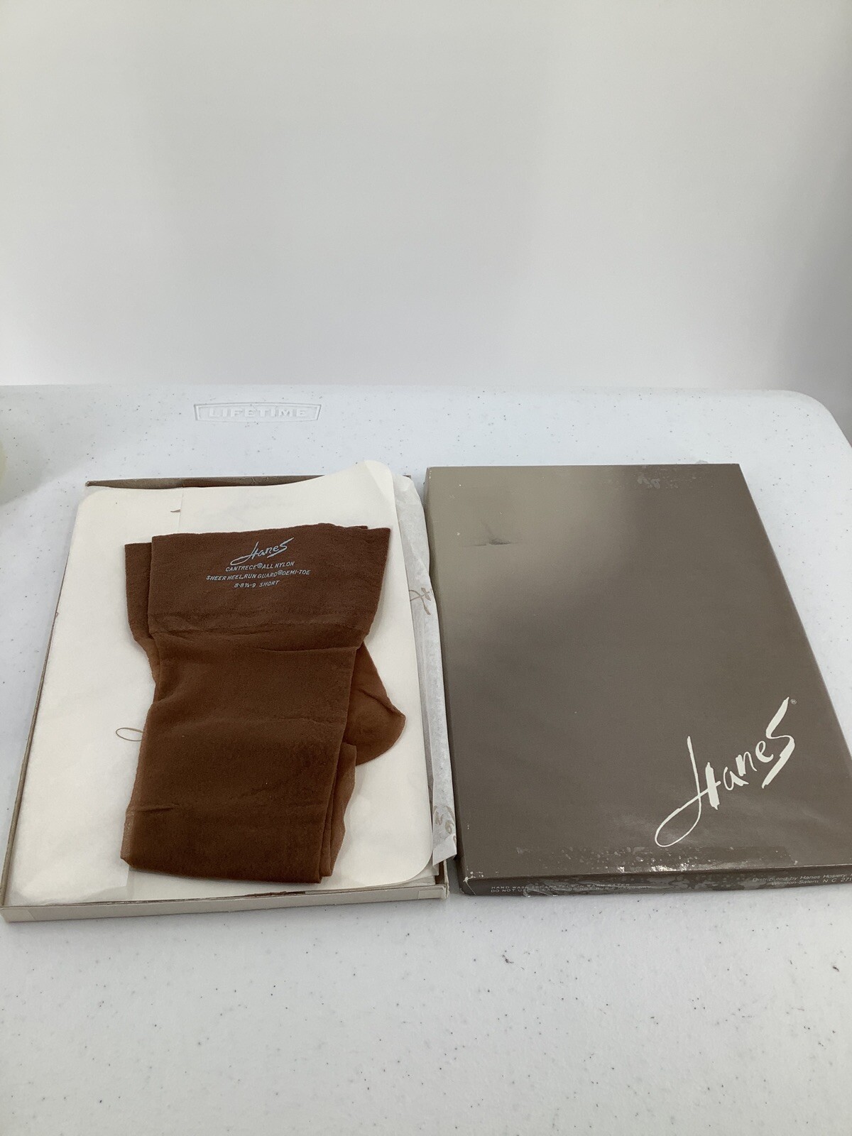 Vintage Hanes Nylons Stockings Barely There 8 1/2 – 9 Short NOS 2 Pairs