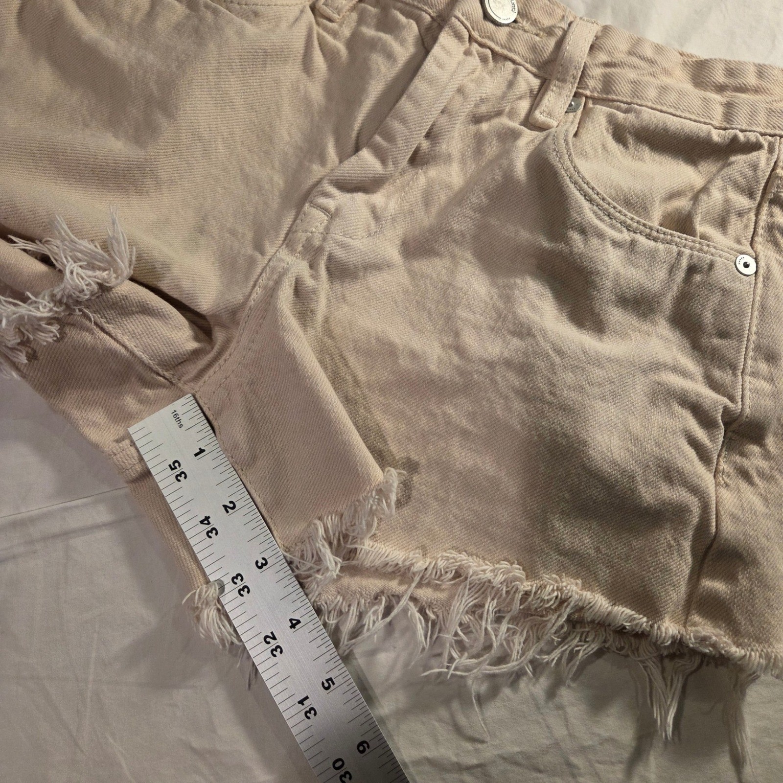 Blank NYC The Barrow Vintage High Rise Short Raw Hem, Women’s Size 25, Light Tan