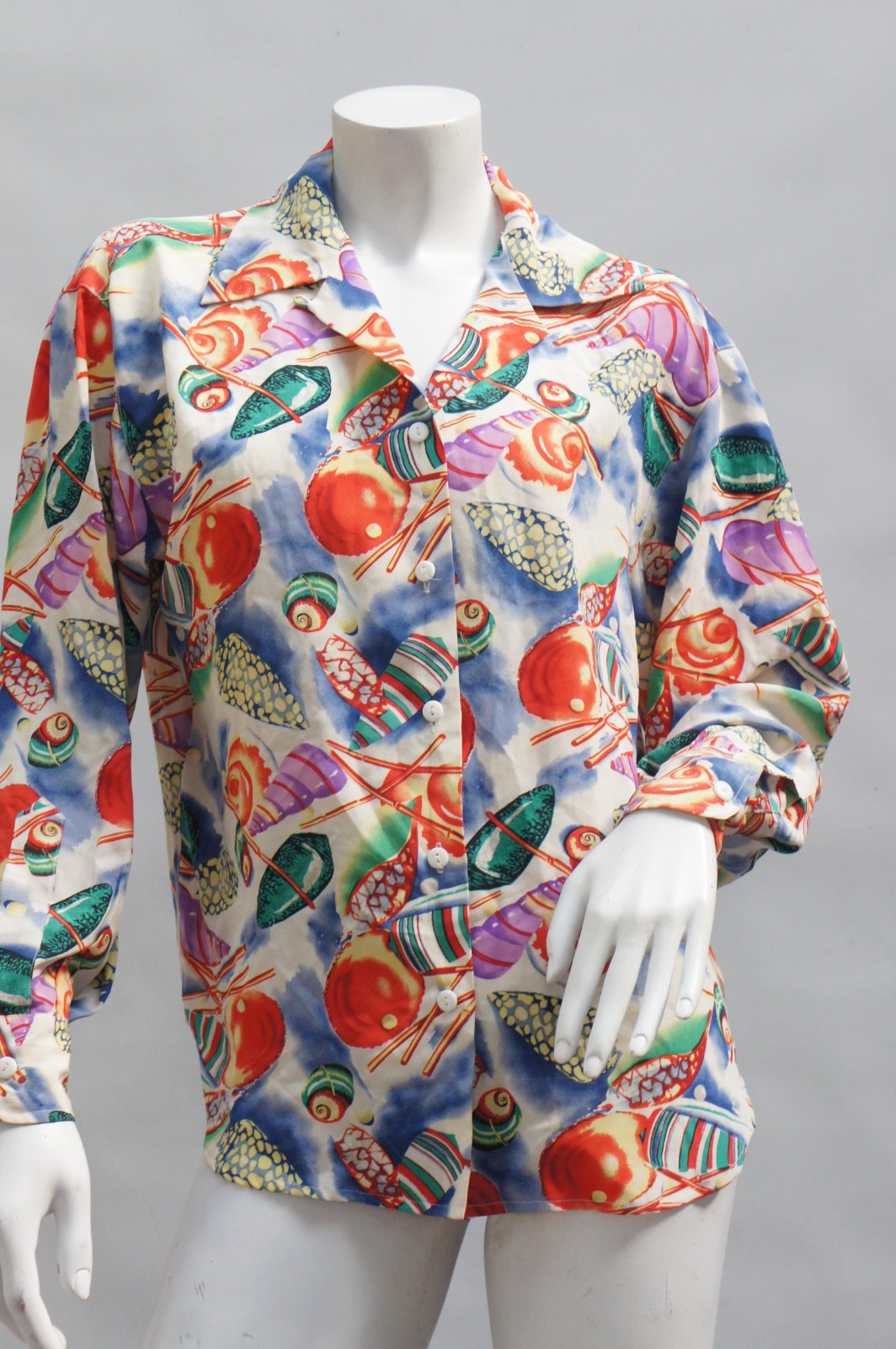 Vintage 80s-90s Sea Shell Print Silk Blouse By Sutton Studio Nautical