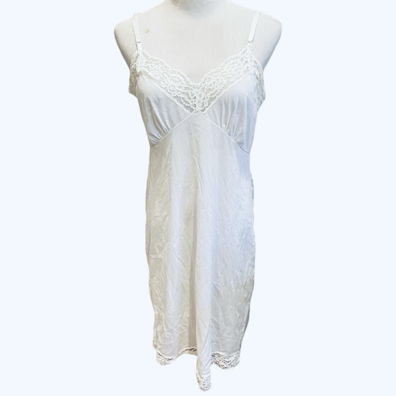Vintage 60s White Ivory Full Slip Lace Trim Vneck M 38 Nylon